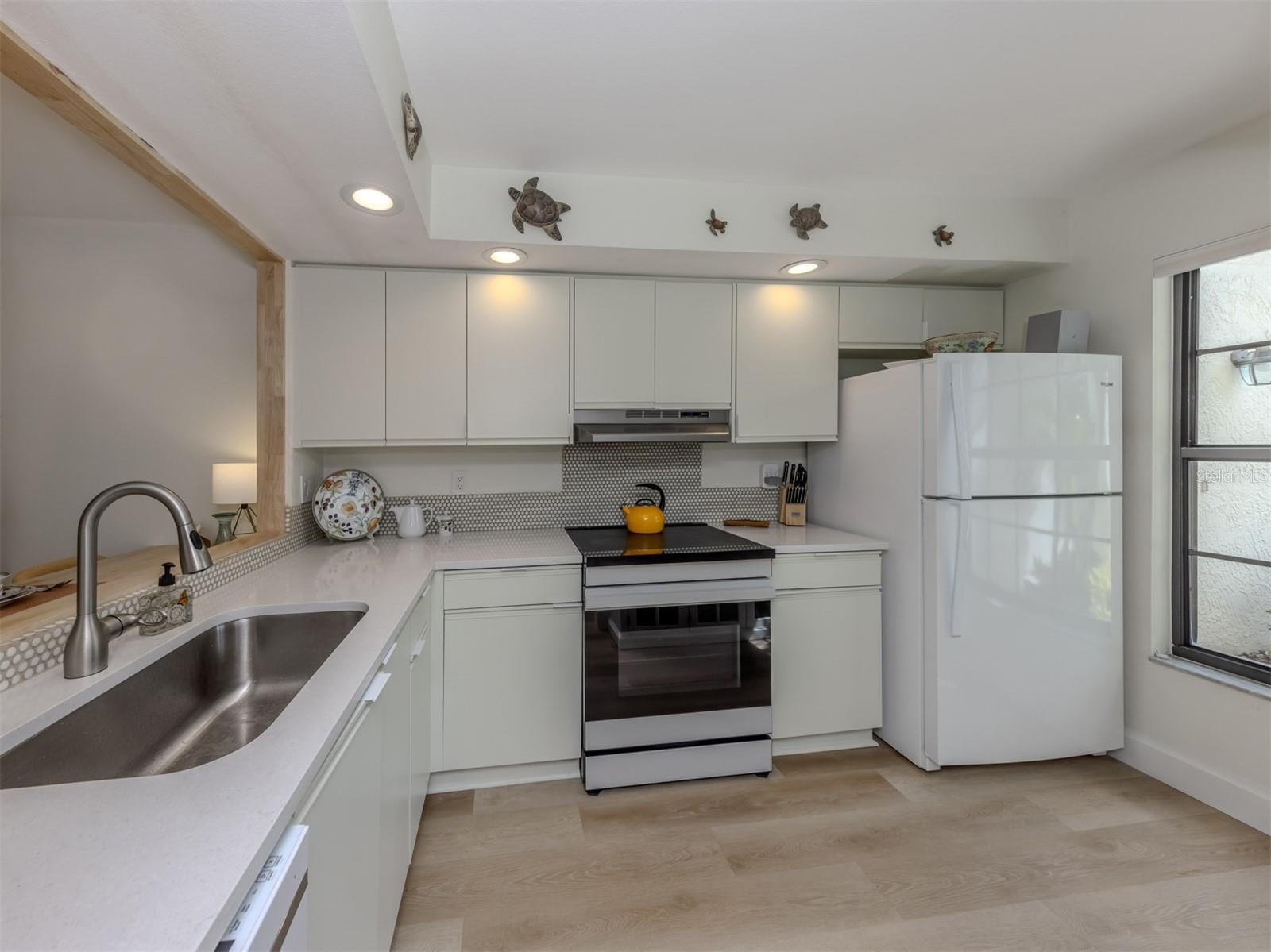 4713 WINSLOW BEACON #5 — photo 7