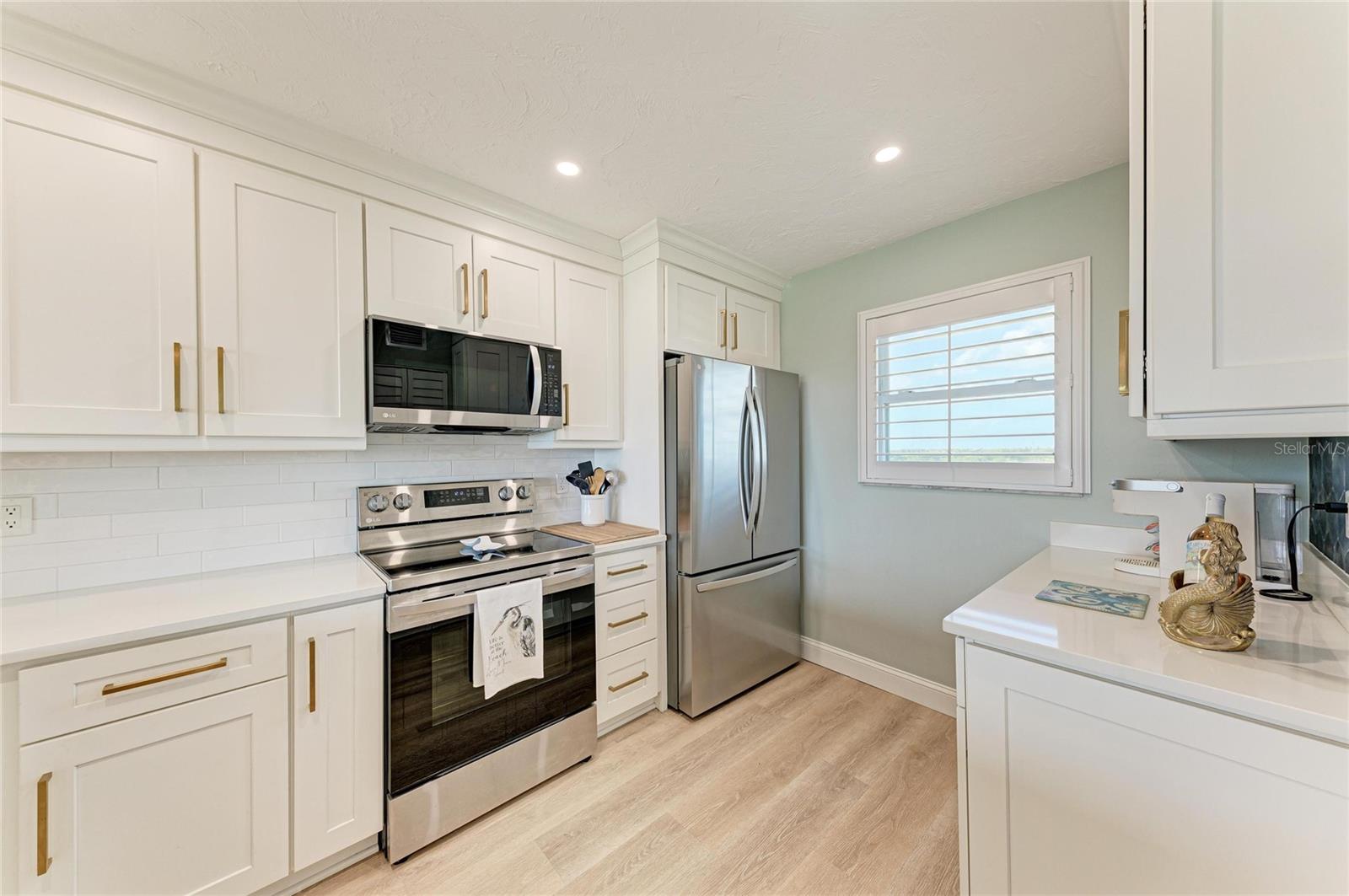 4040 IRONWOOD CIR #702F — photo 12