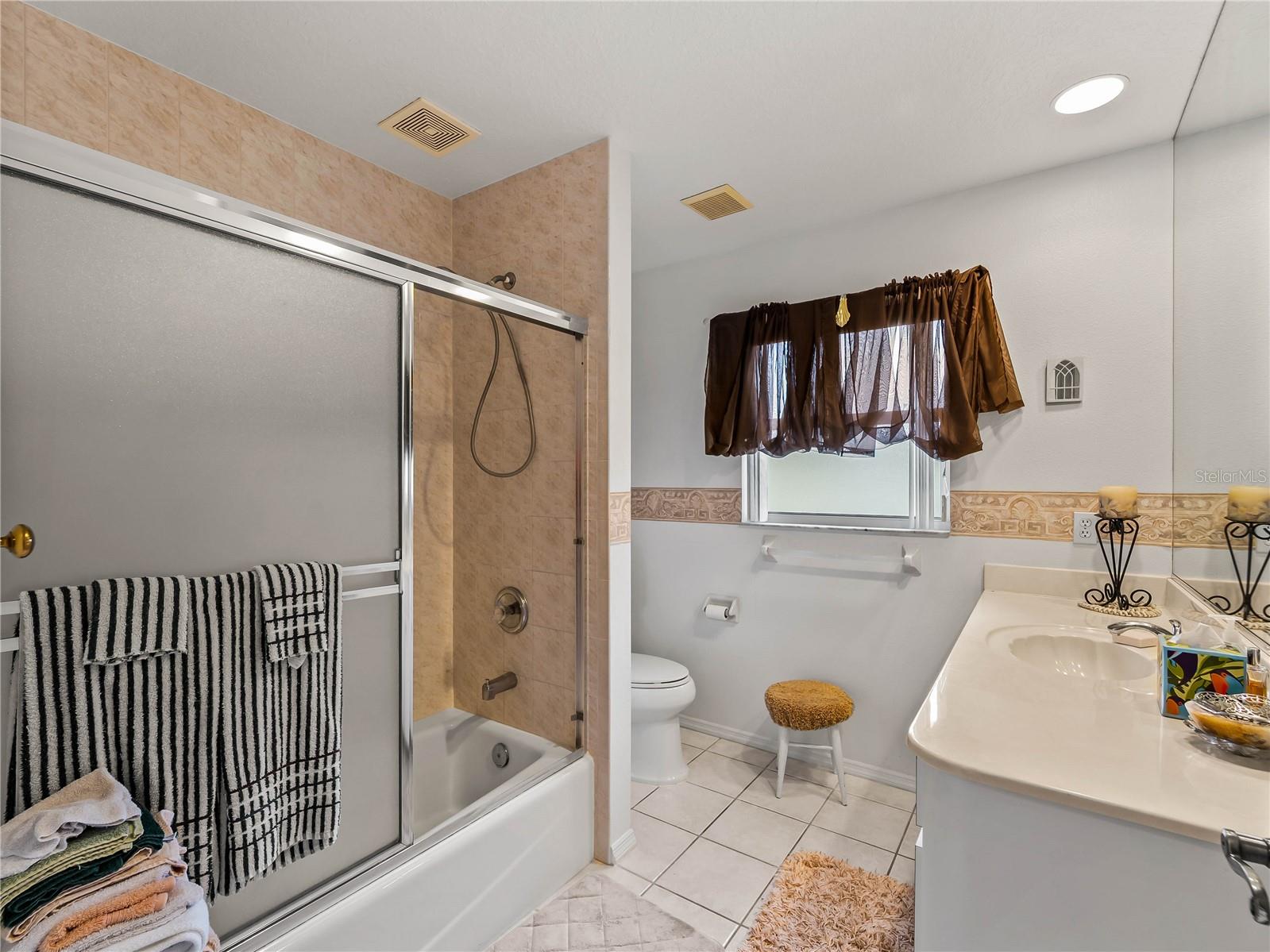 546 LAUREL CHERRY LN — photo 37