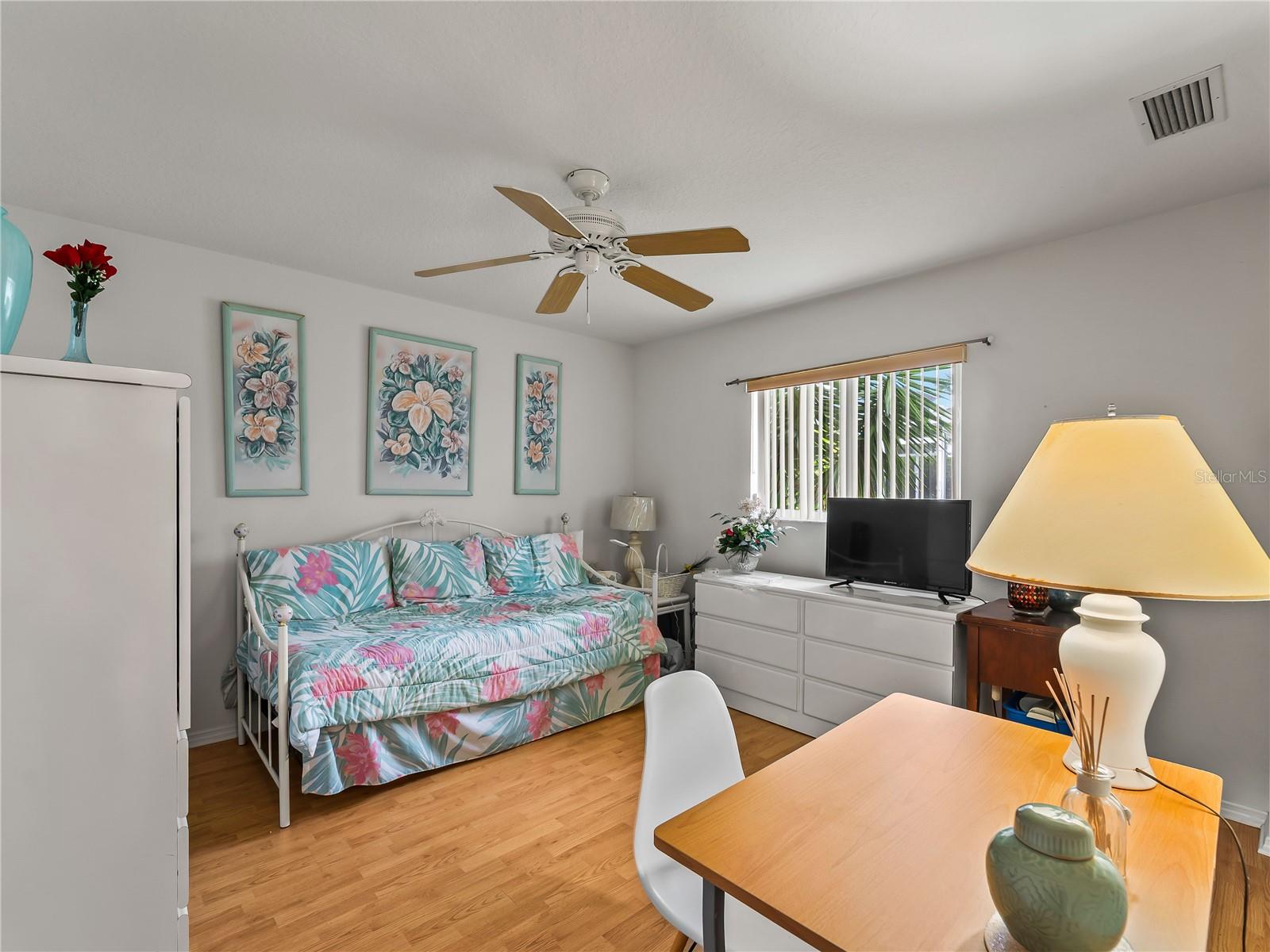 546 LAUREL CHERRY LN — photo 32