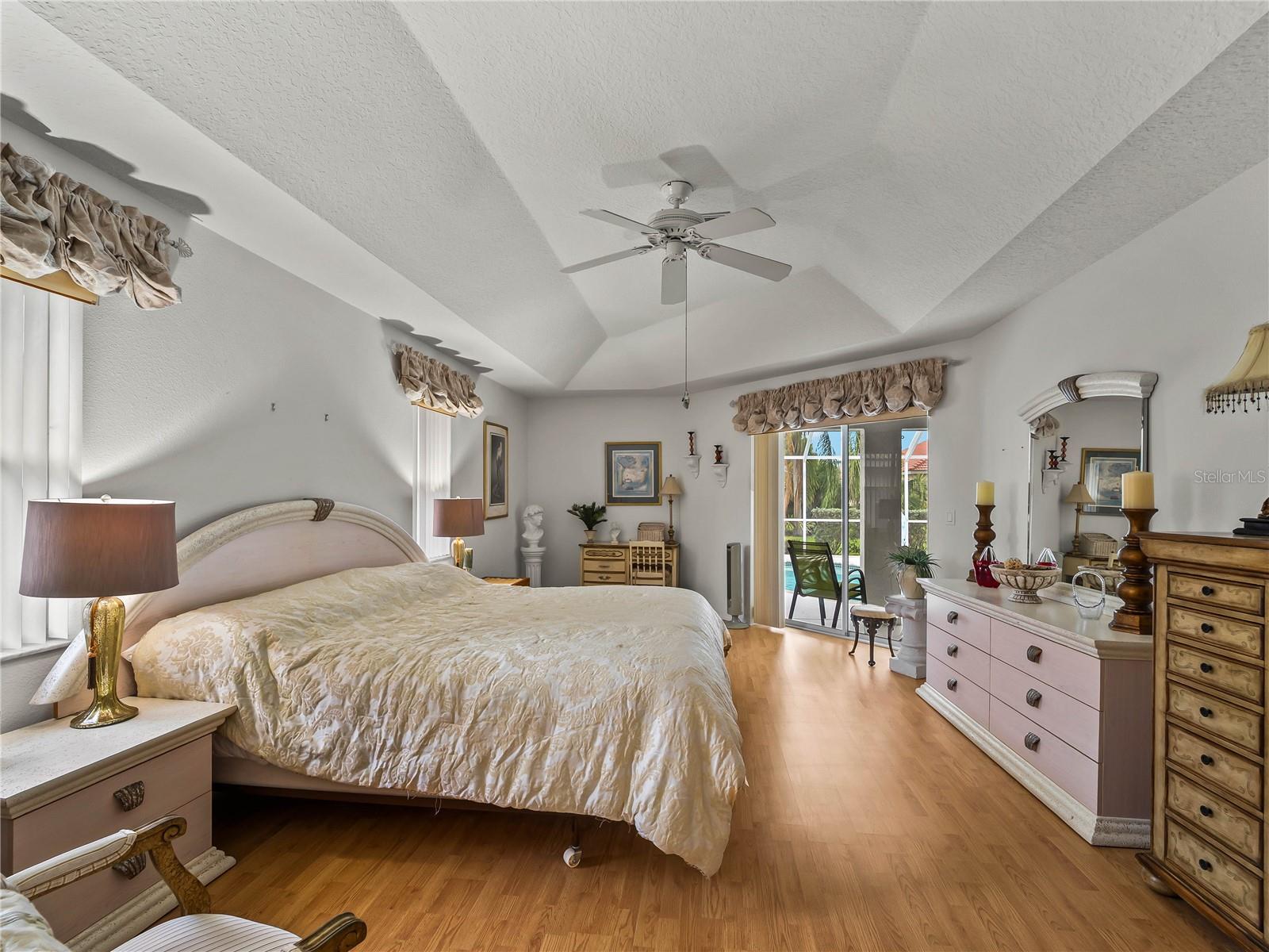 546 LAUREL CHERRY LN — photo 23