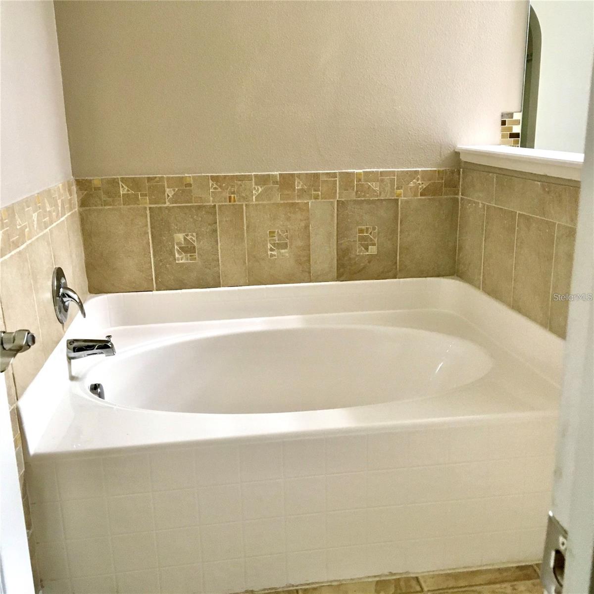 17010 TORVEST CT — photo 19