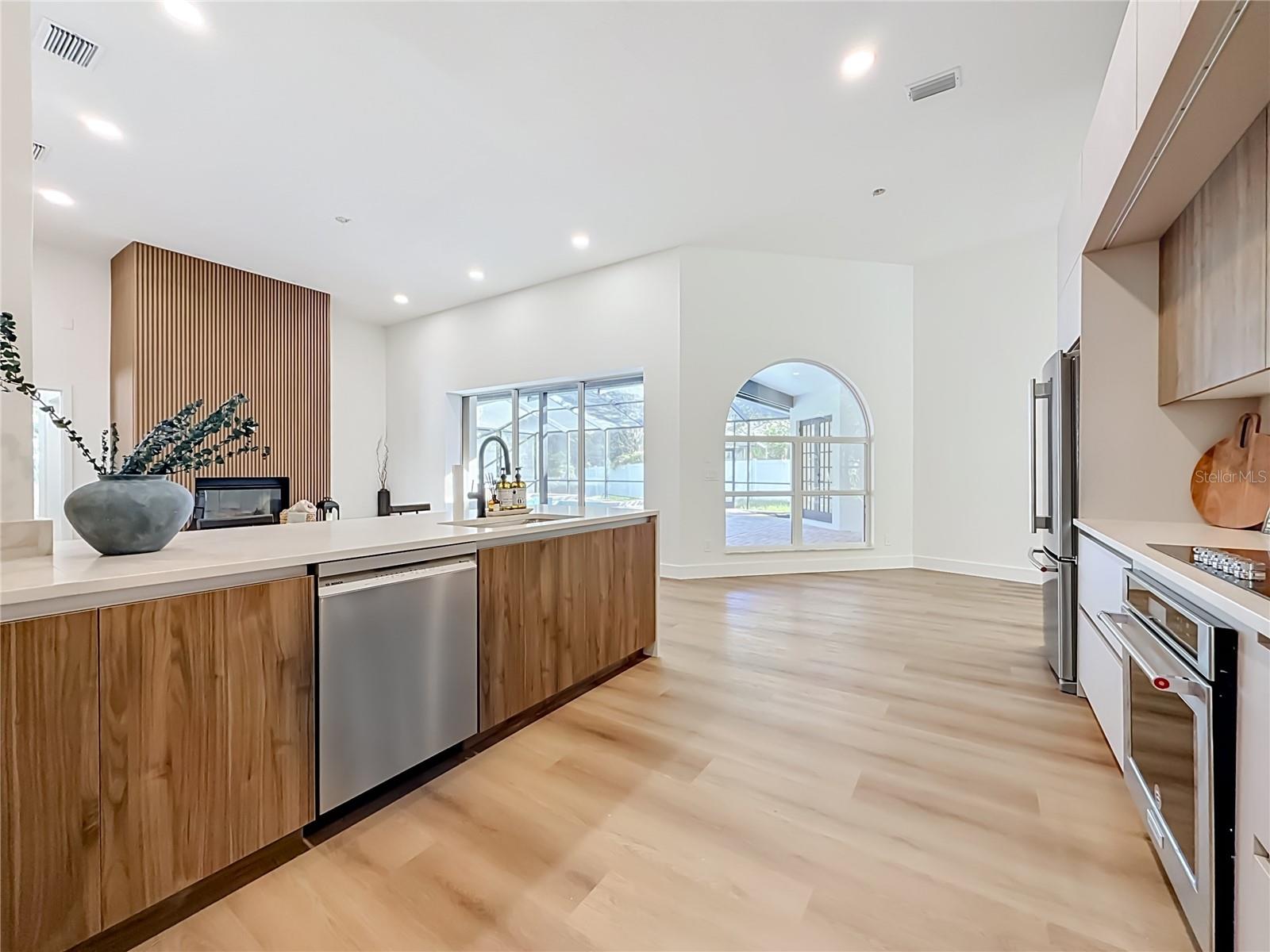7210 WAREHAM DR — photo 23