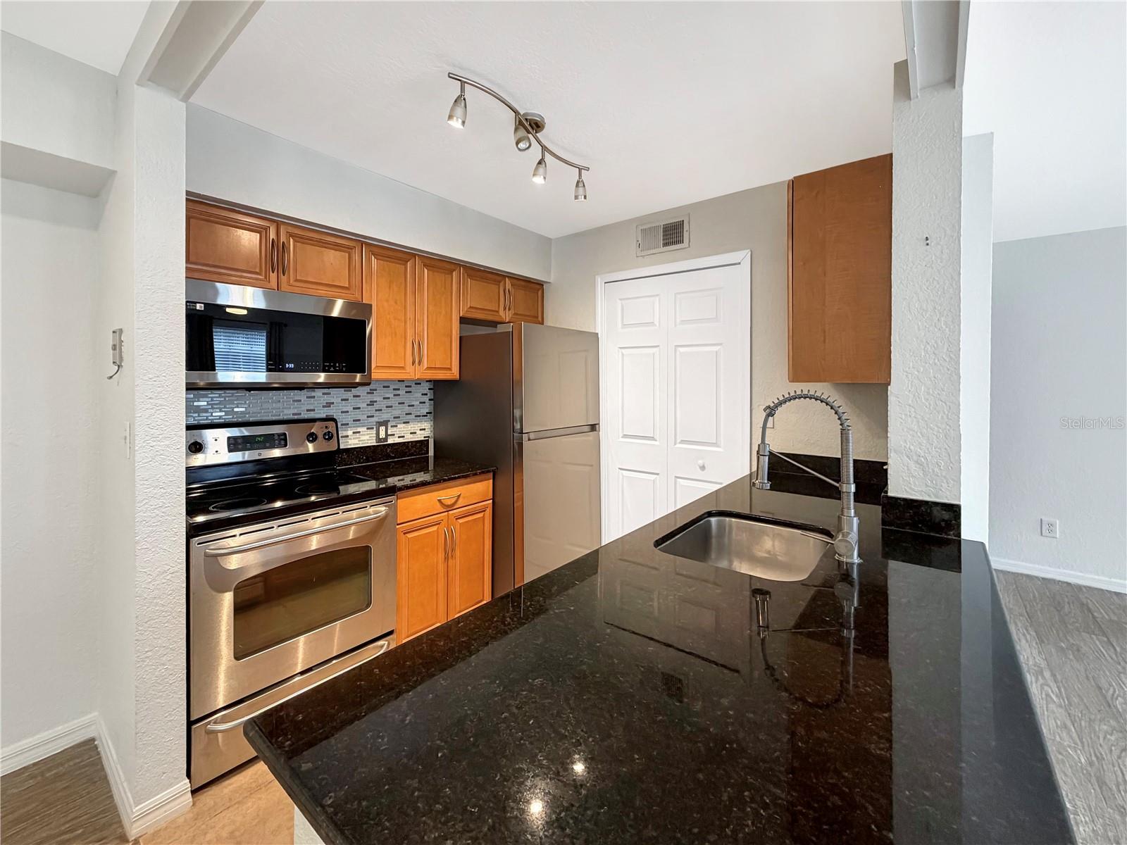 3305 HAVILAND CT #101 — photo 6