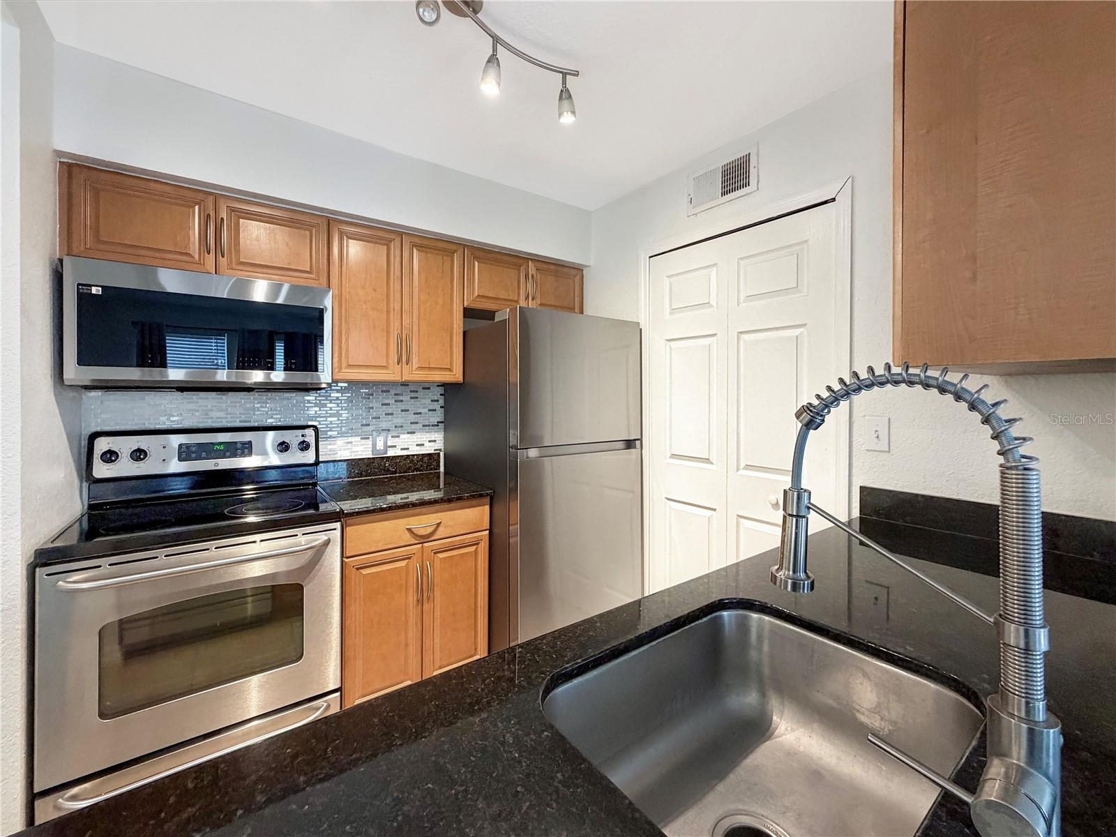 3305 HAVILAND CT #101 — photo 7