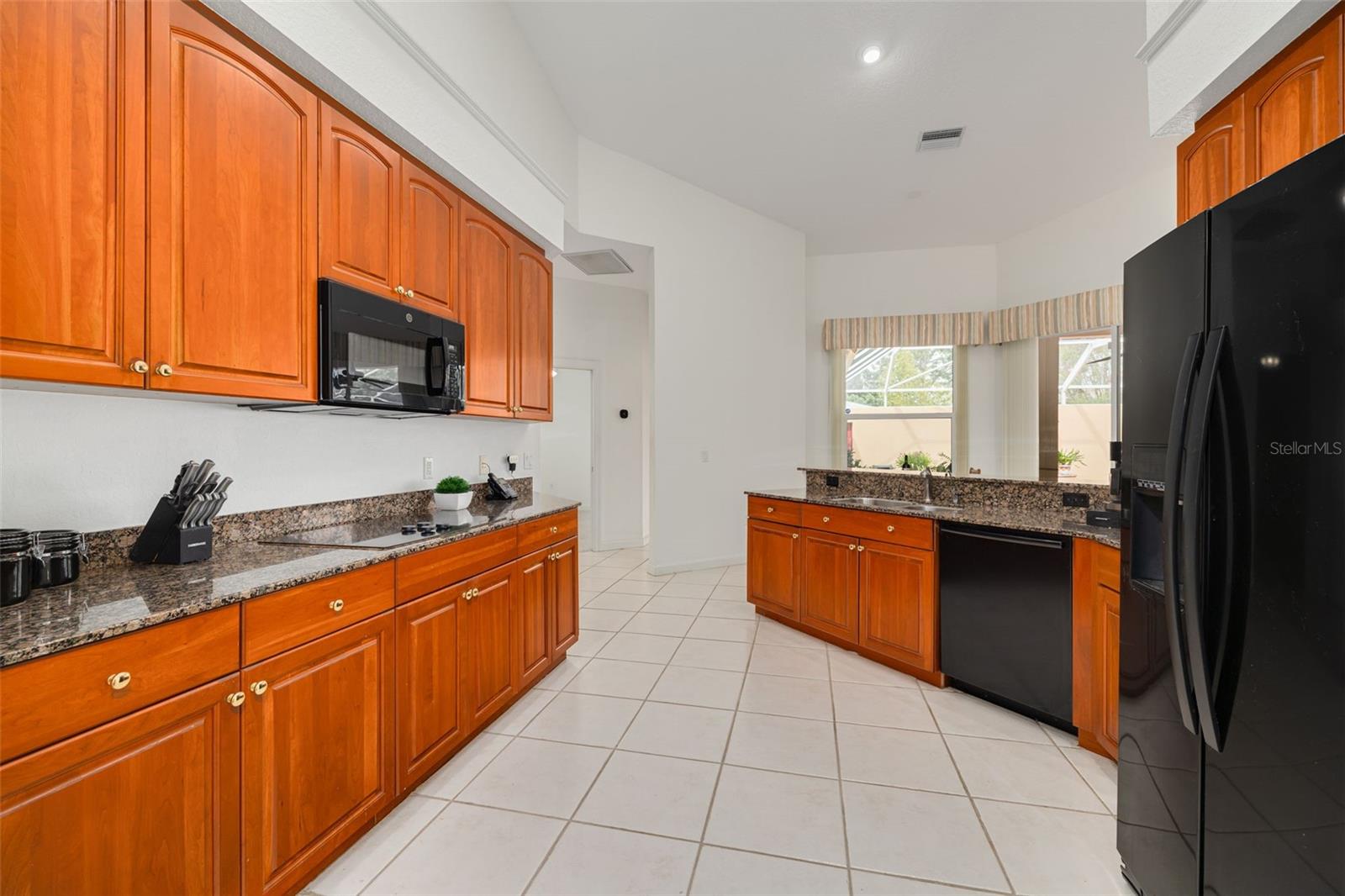 1555 SUNRAY DR — photo 14