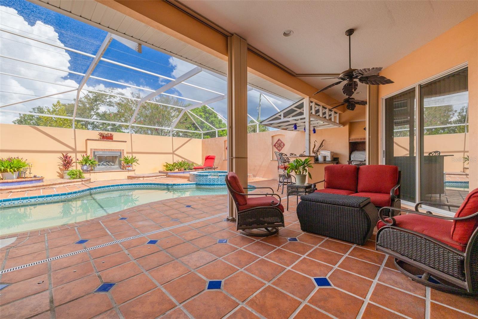 1555 SUNRAY DR — photo 17