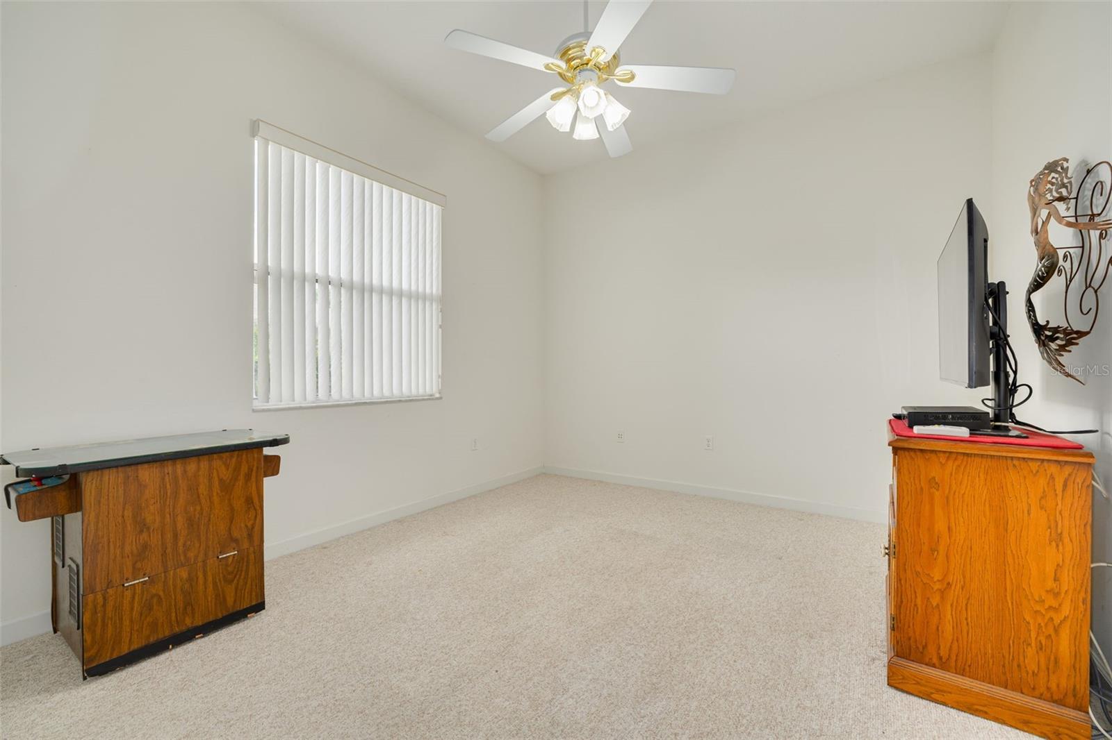1555 SUNRAY DR — photo 37