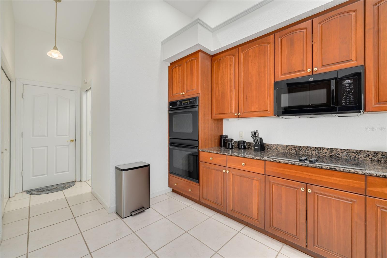 1555 SUNRAY DR — photo 15