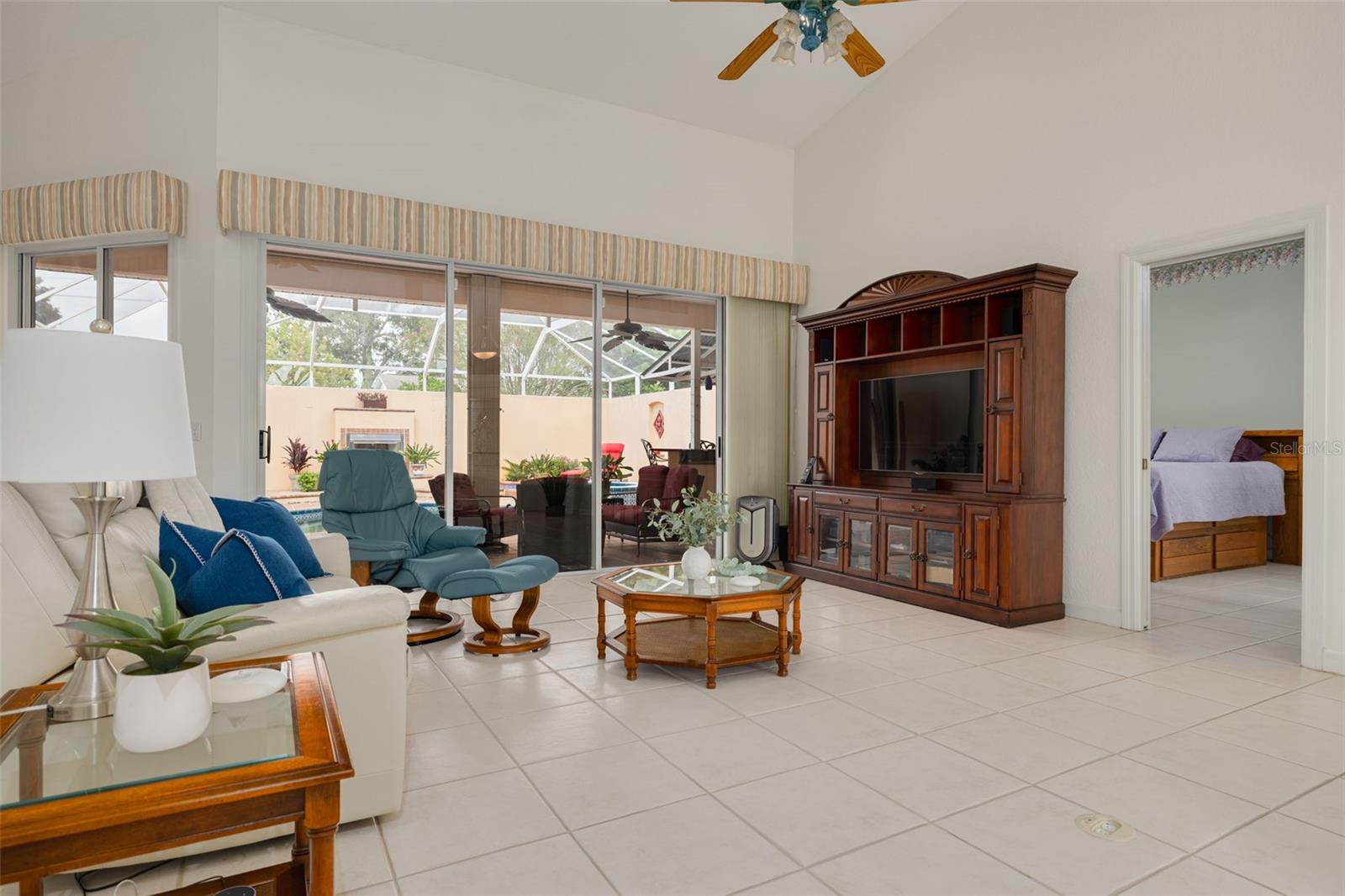 1555 SUNRAY DR — photo 9