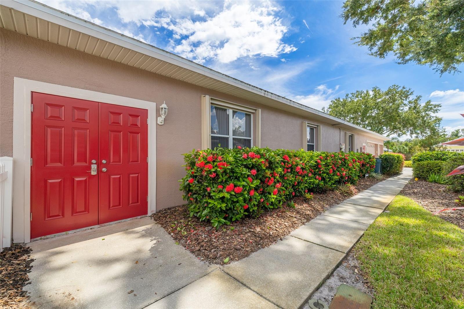 1555 SUNRAY DR — photo 39