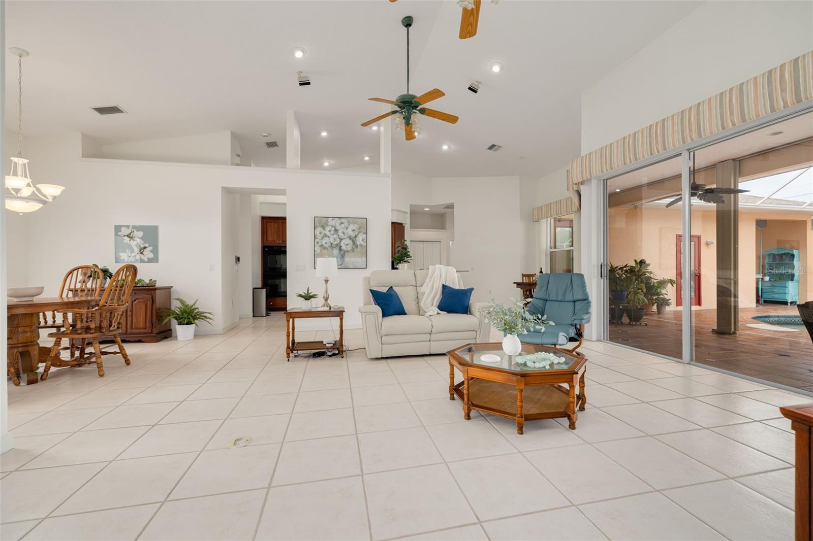 1555 SUNRAY DR — photo 10