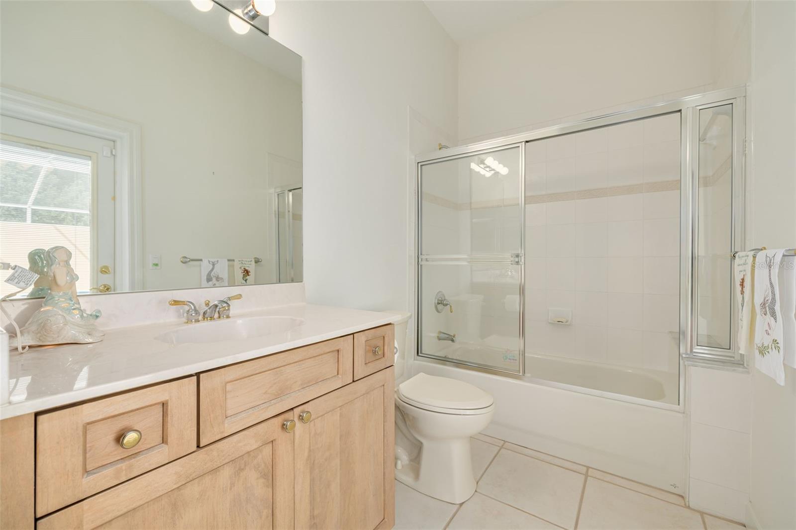 1555 SUNRAY DR — photo 34