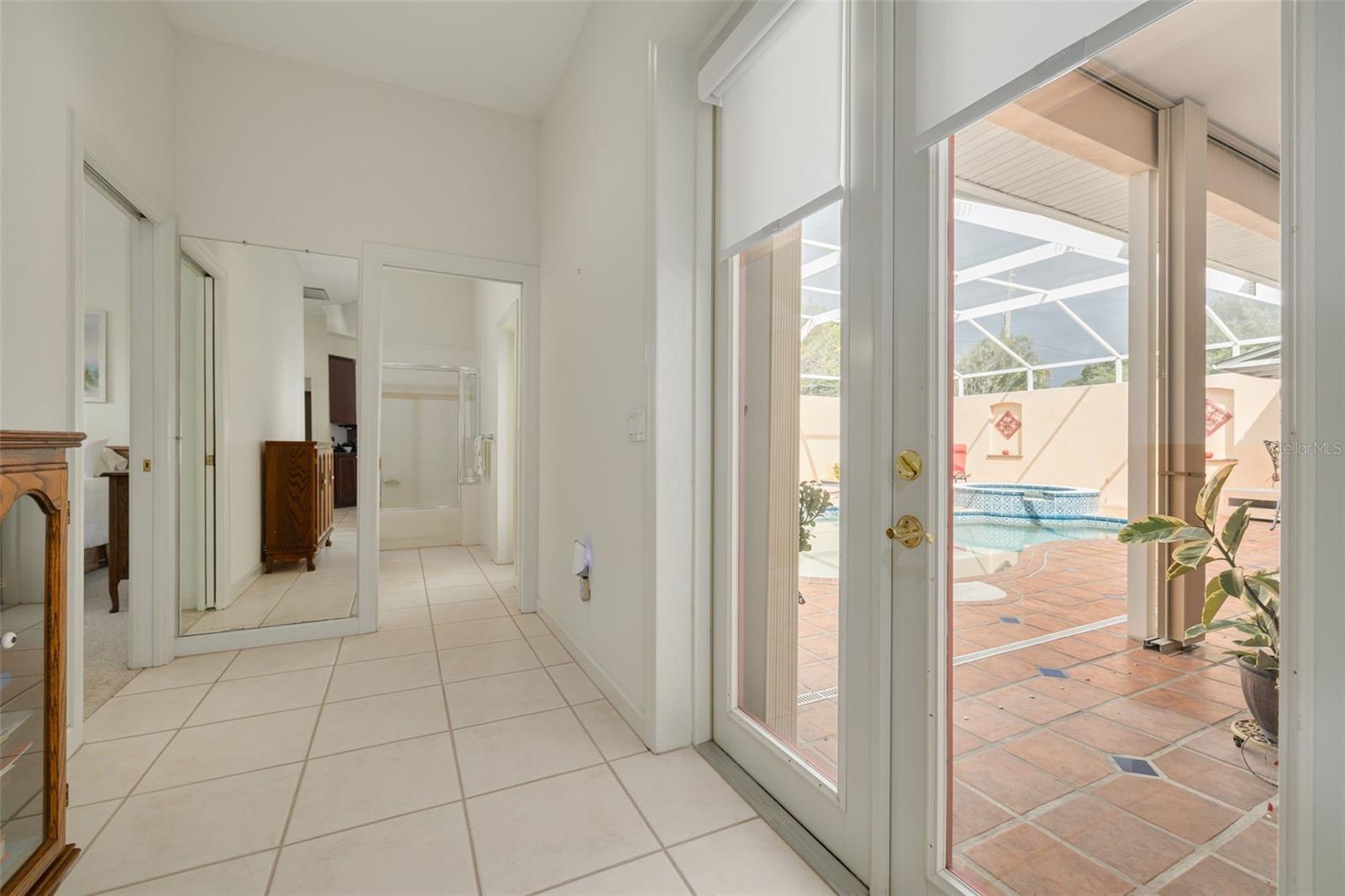 1555 SUNRAY DR — photo 31