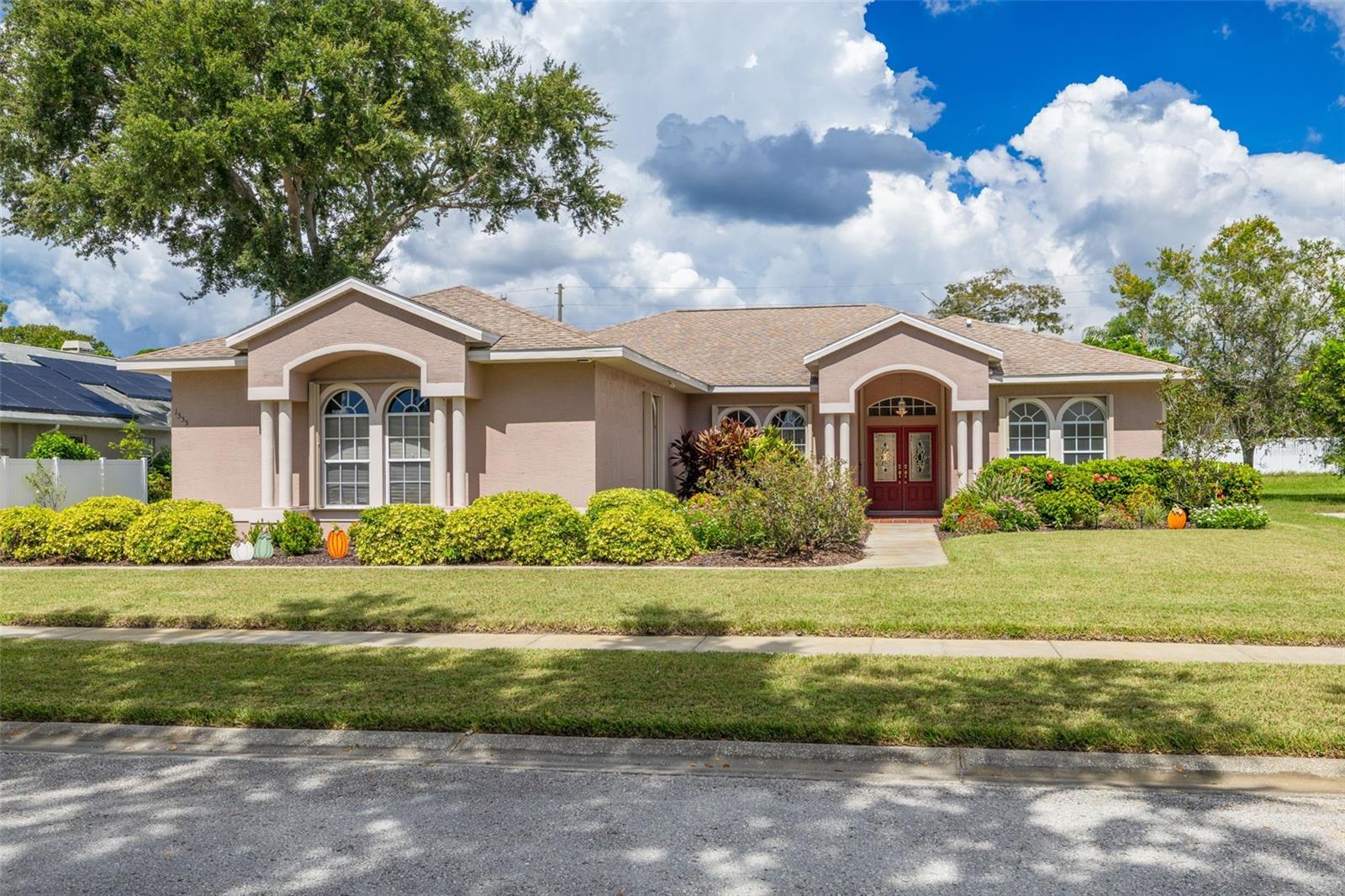 1555 SUNRAY DR — photo 2