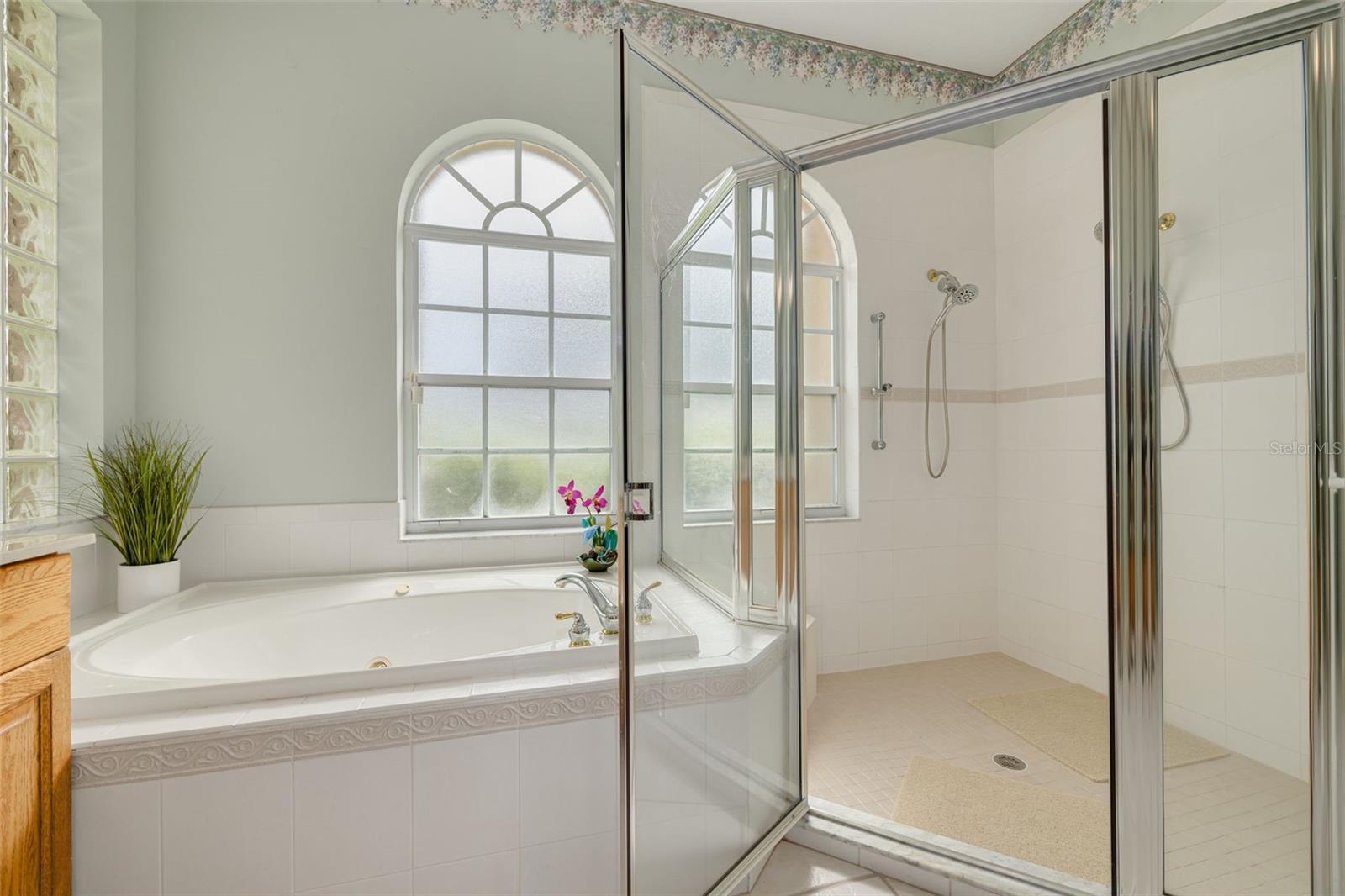 1555 SUNRAY DR — photo 30