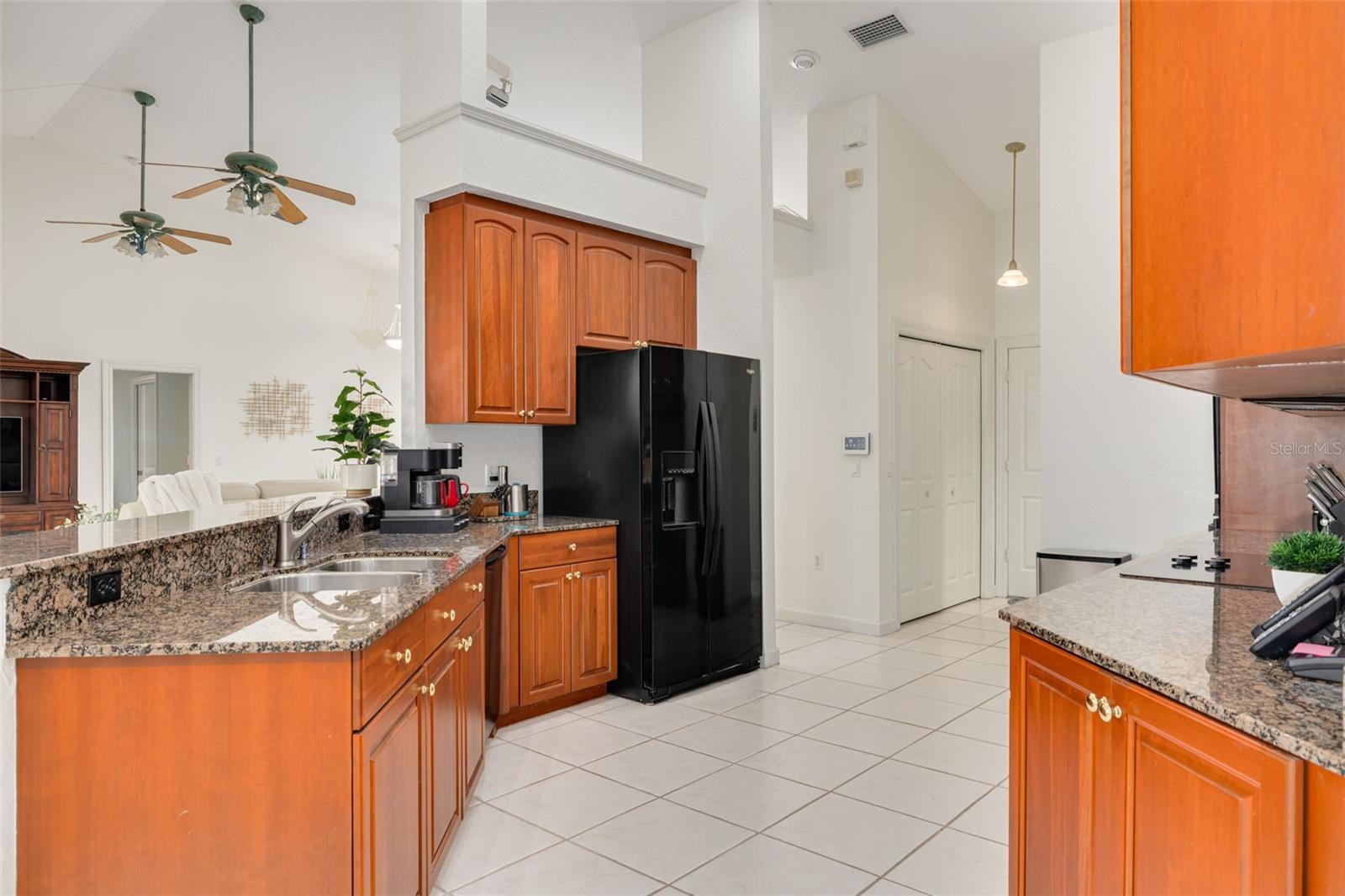 1555 SUNRAY DR — photo 13
