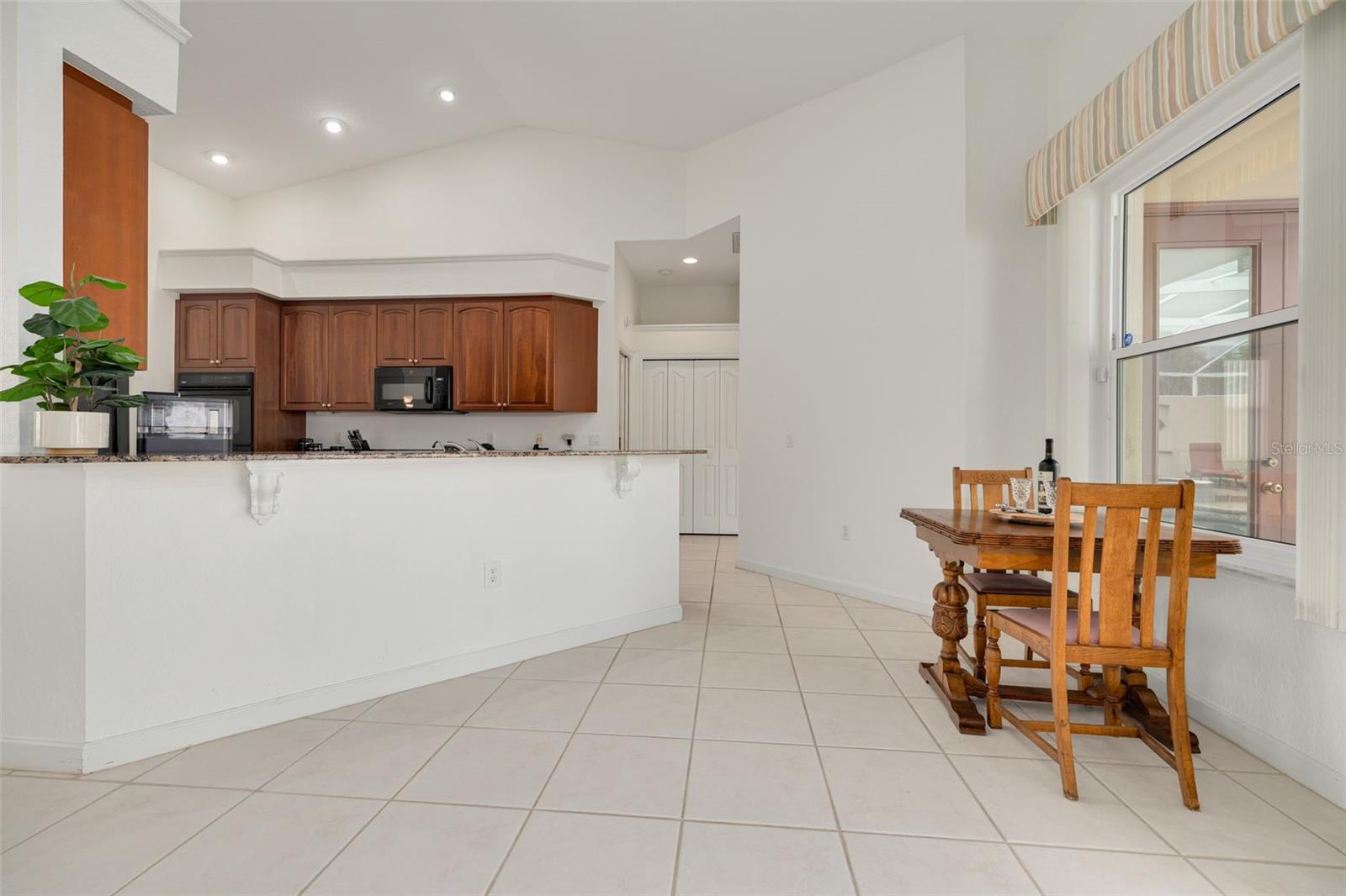 1555 SUNRAY DR — photo 12