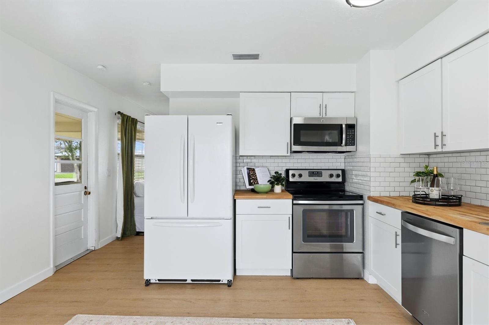 340 51ST ST W — photo 11