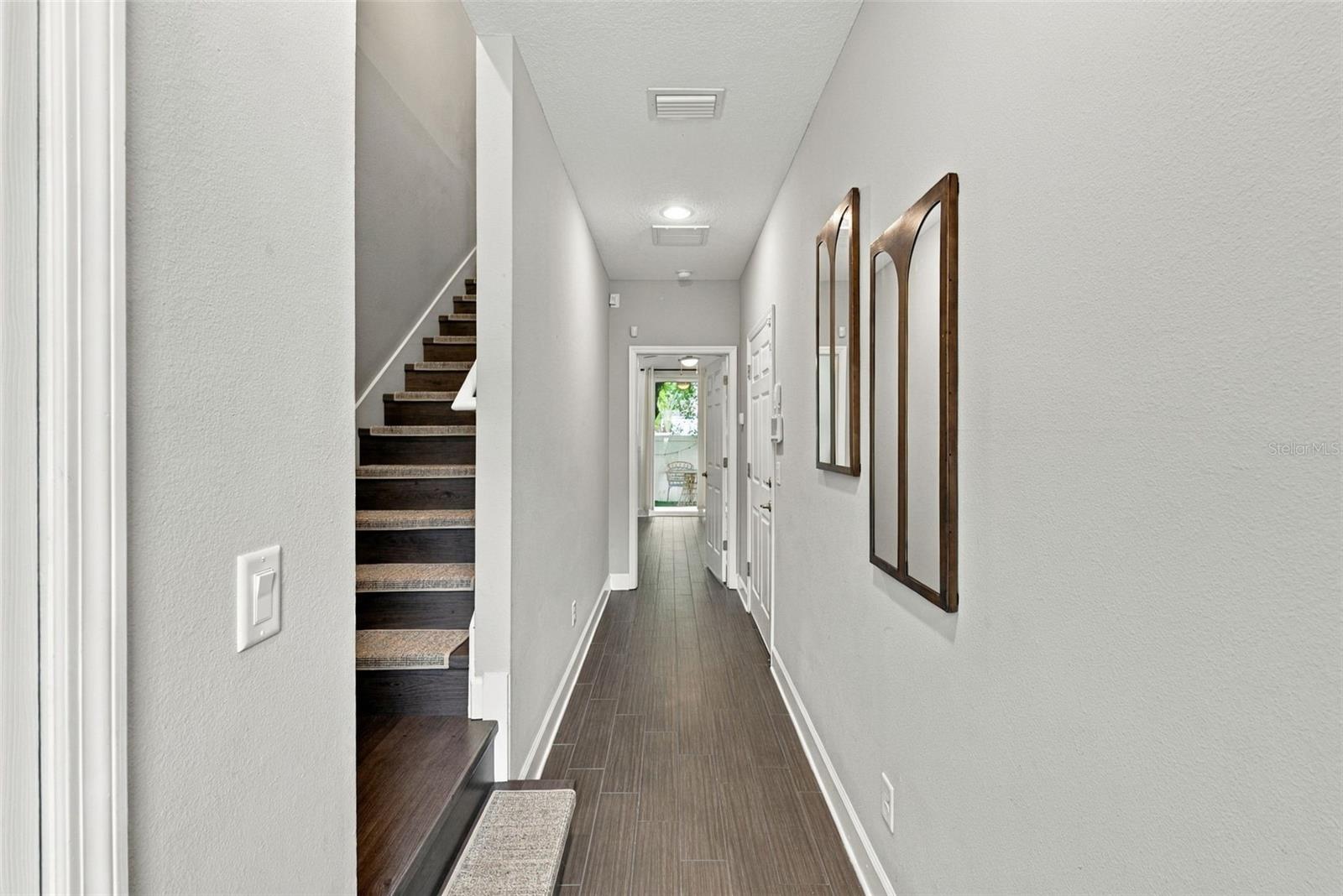 3226 W HORATIO ST — photo 2