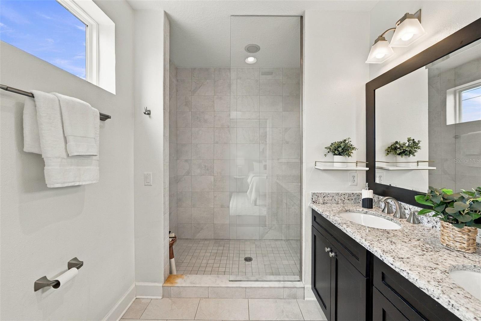 3226 W HORATIO ST — photo 23