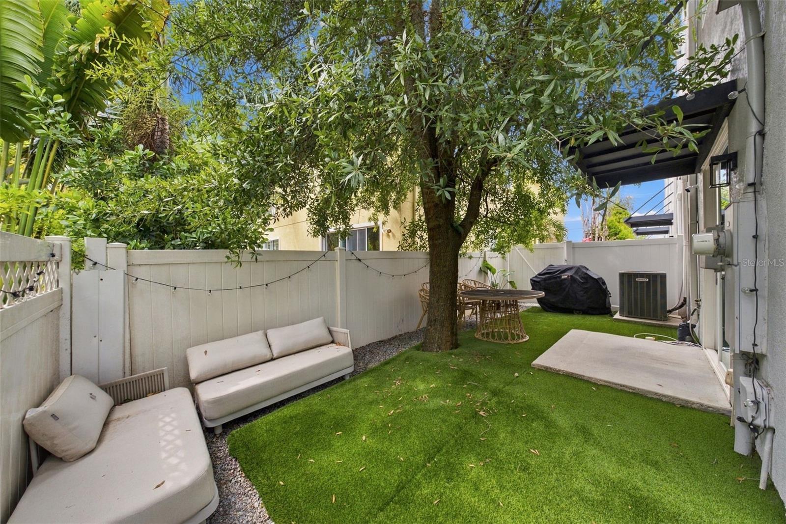 3226 W HORATIO ST — photo 33