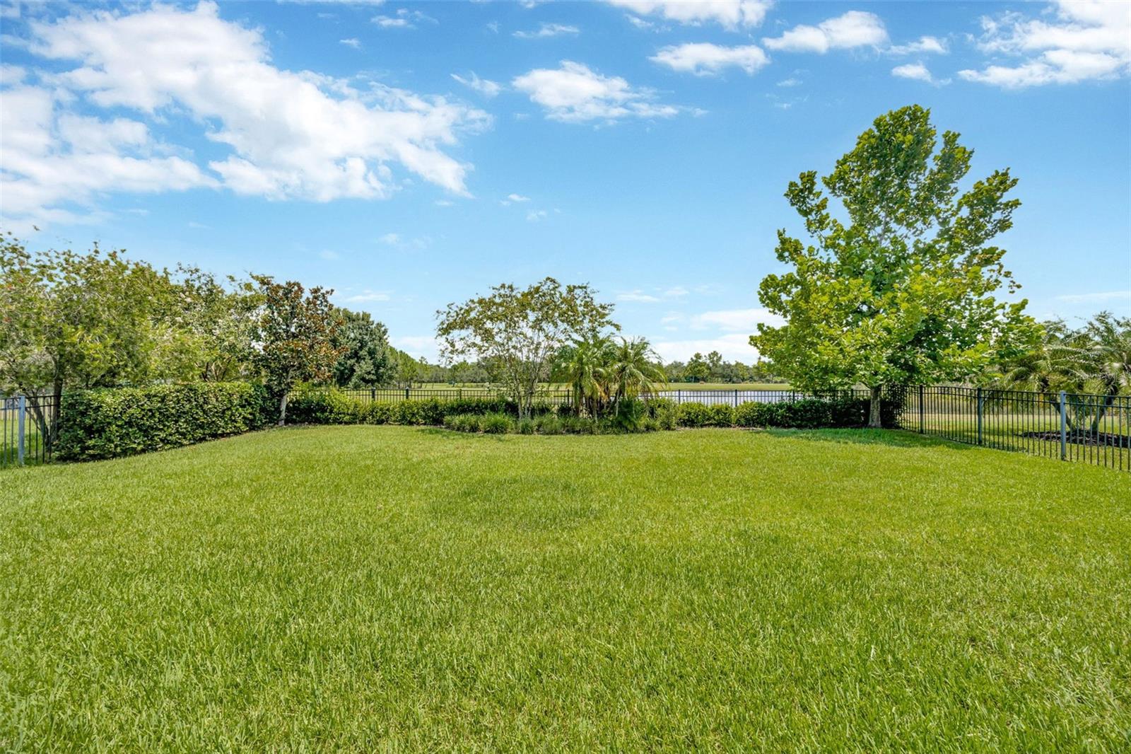 7010 OLD BENTON DR — photo 33