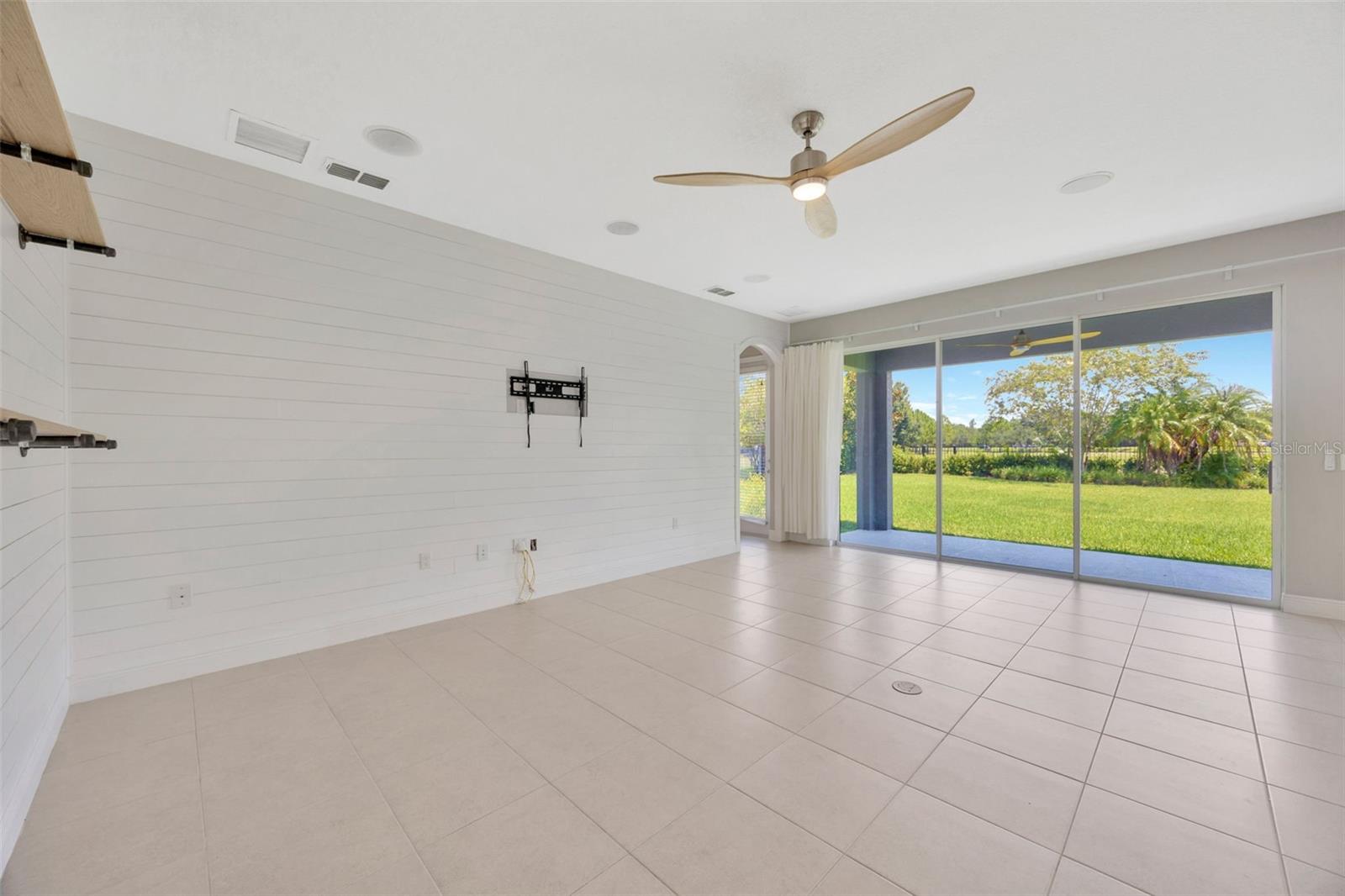 7010 OLD BENTON DR — photo 9