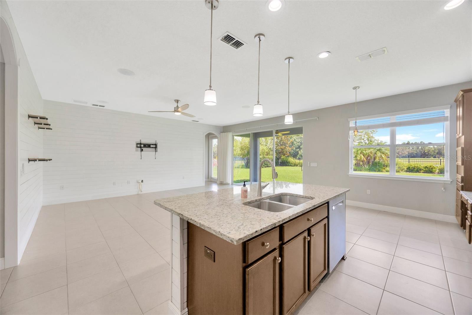 7010 OLD BENTON DR — photo 8