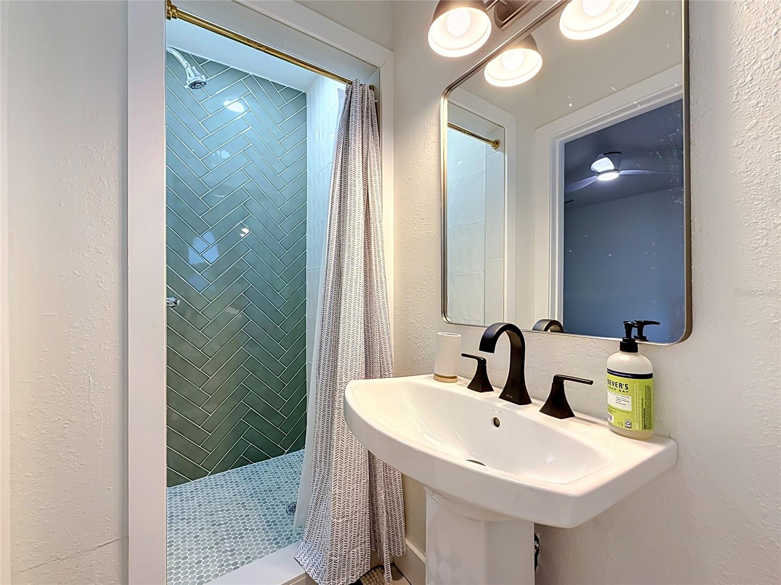 5833 DARTMOUTH AVE N — photo 25