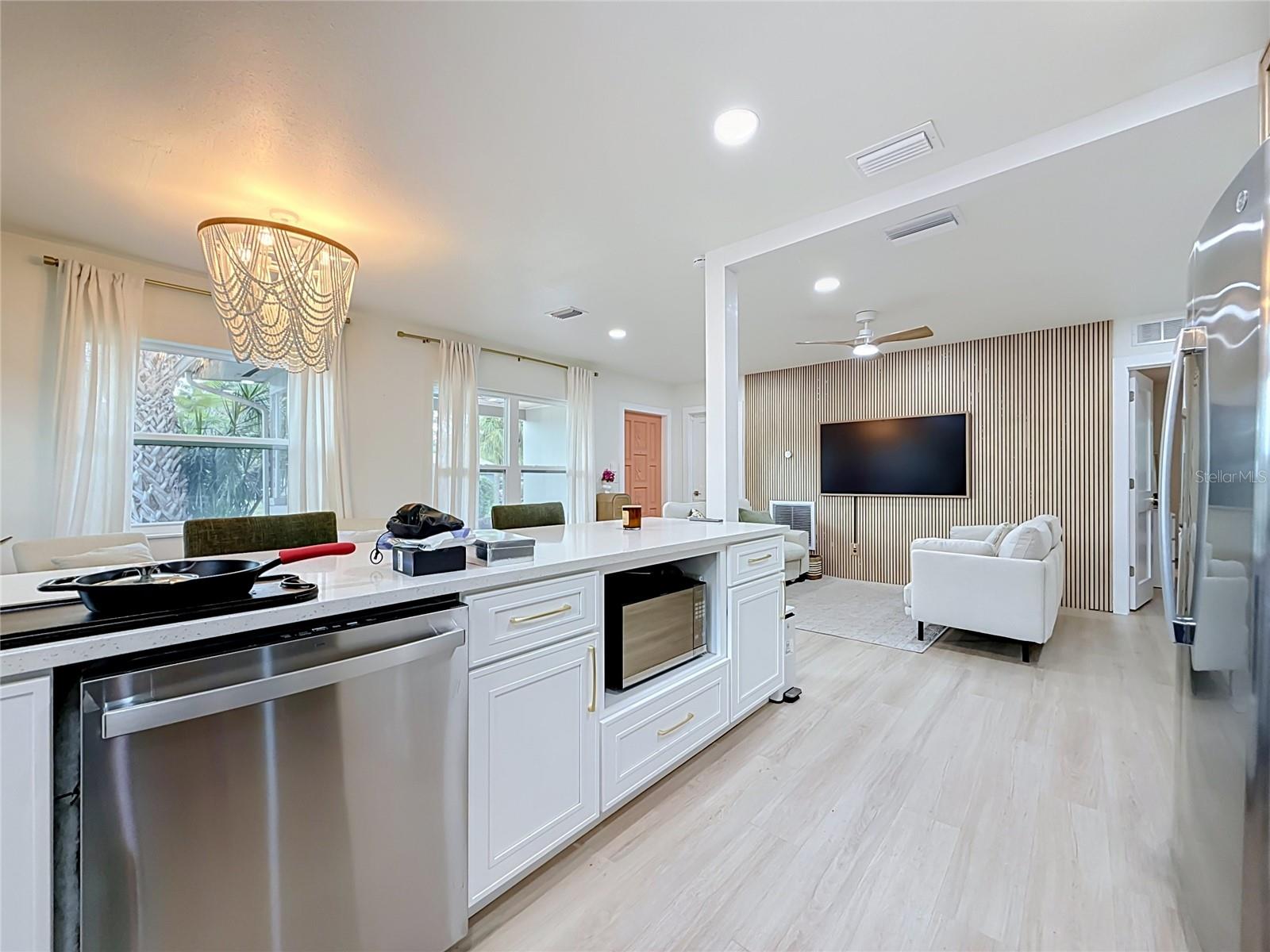 5833 DARTMOUTH AVE N — photo 18