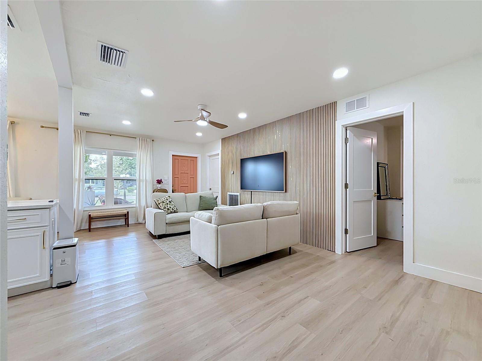 5833 DARTMOUTH AVE N — photo 14