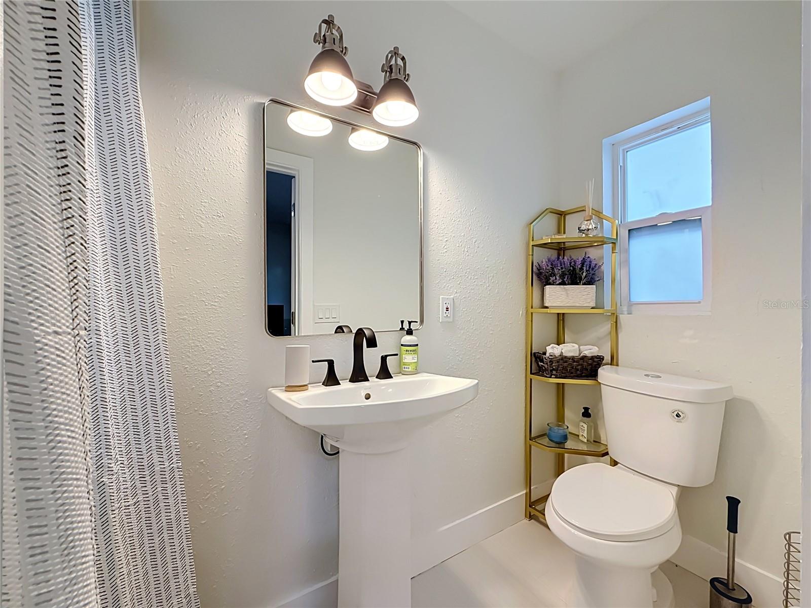 5833 DARTMOUTH AVE N — photo 24