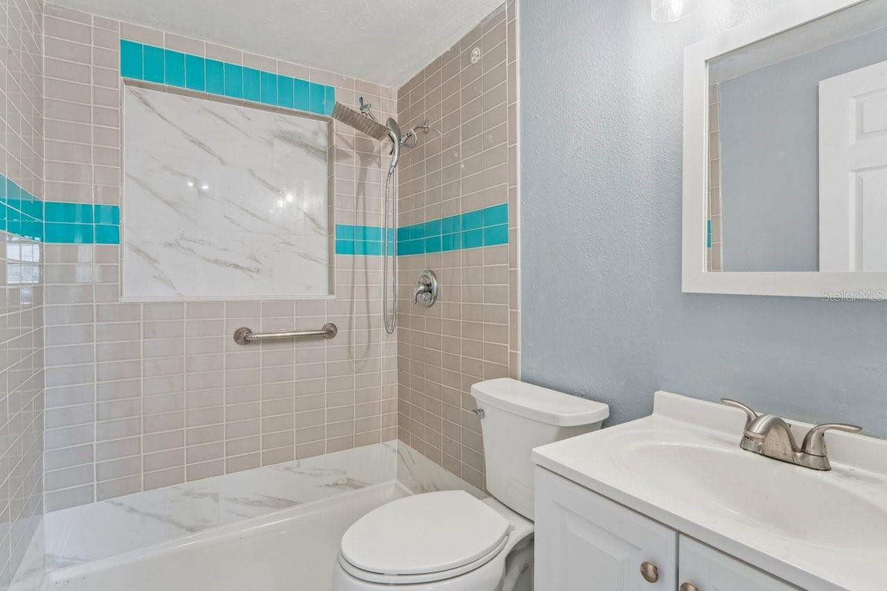 13701 LESLIE DR — photo 32