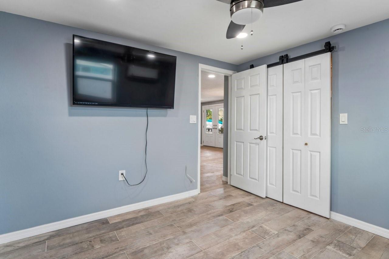13701 LESLIE DR — photo 34