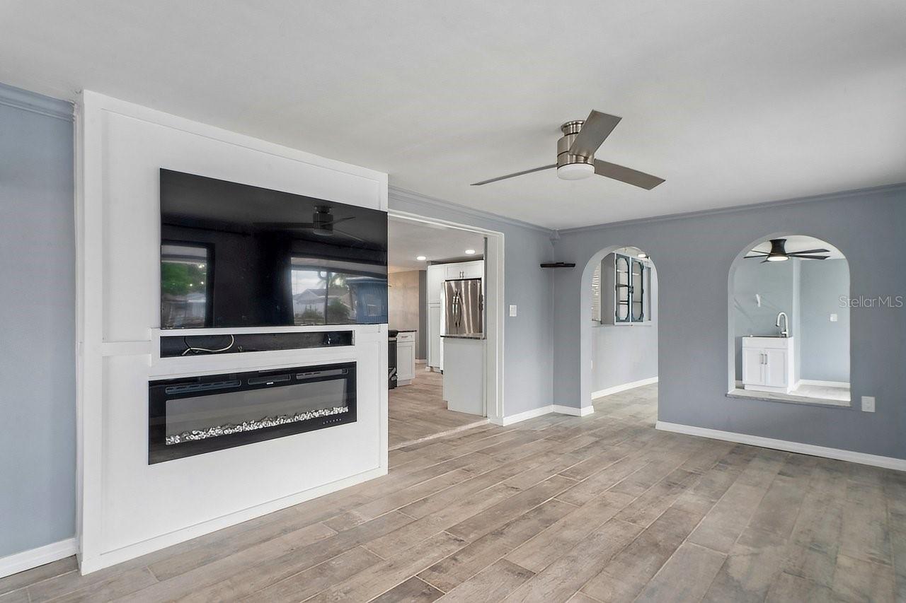13701 LESLIE DR — photo 18
