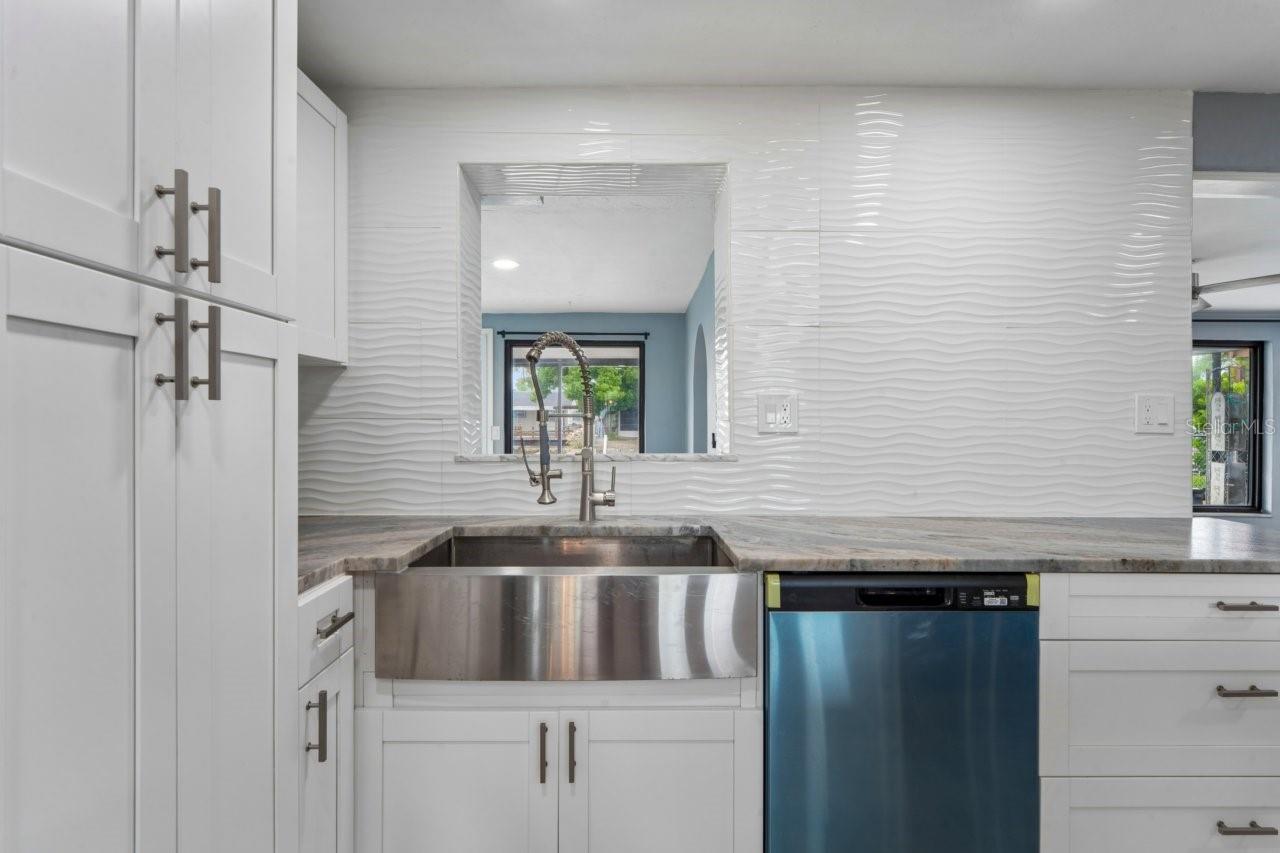 13701 LESLIE DR — photo 10