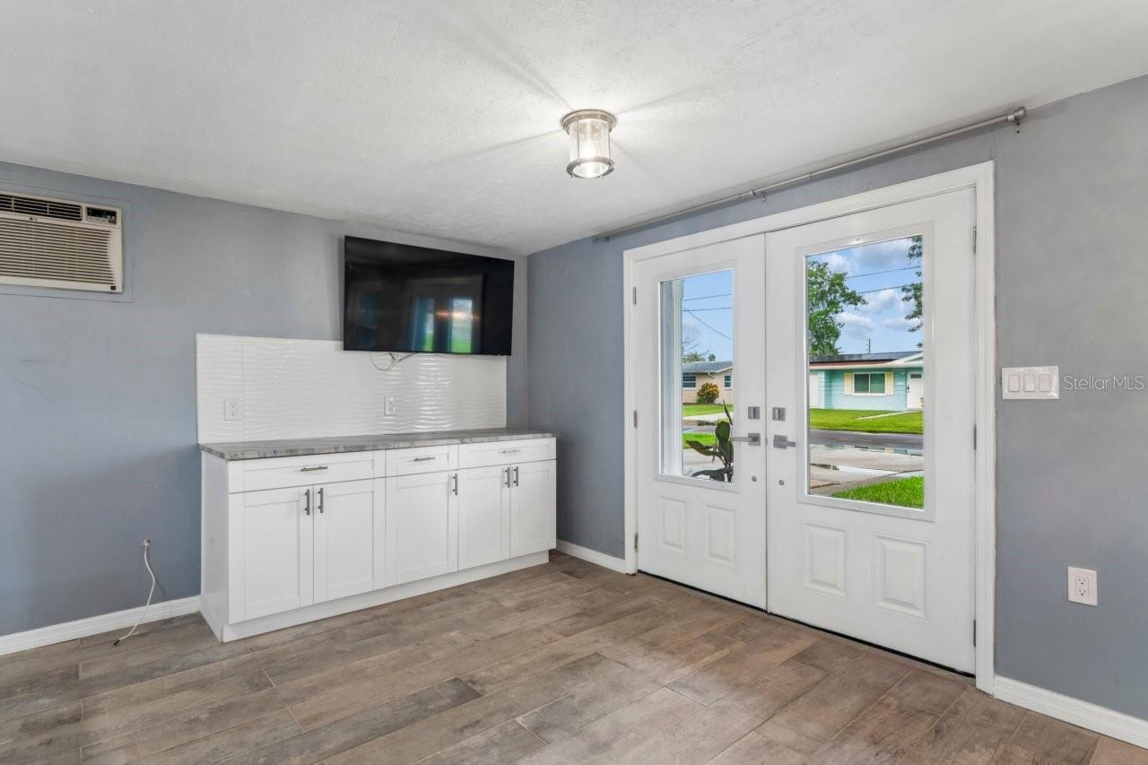 13701 LESLIE DR — photo 17