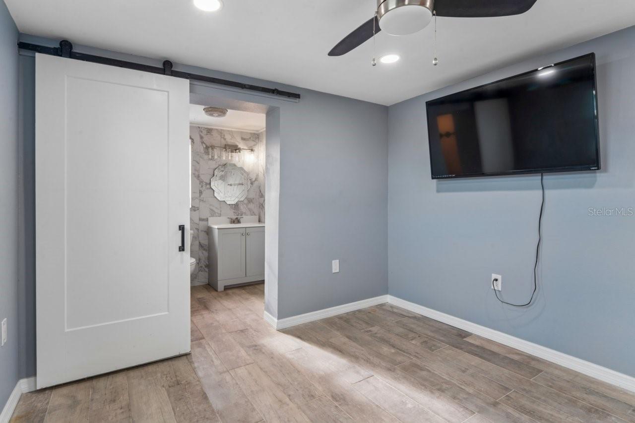 13701 LESLIE DR — photo 38