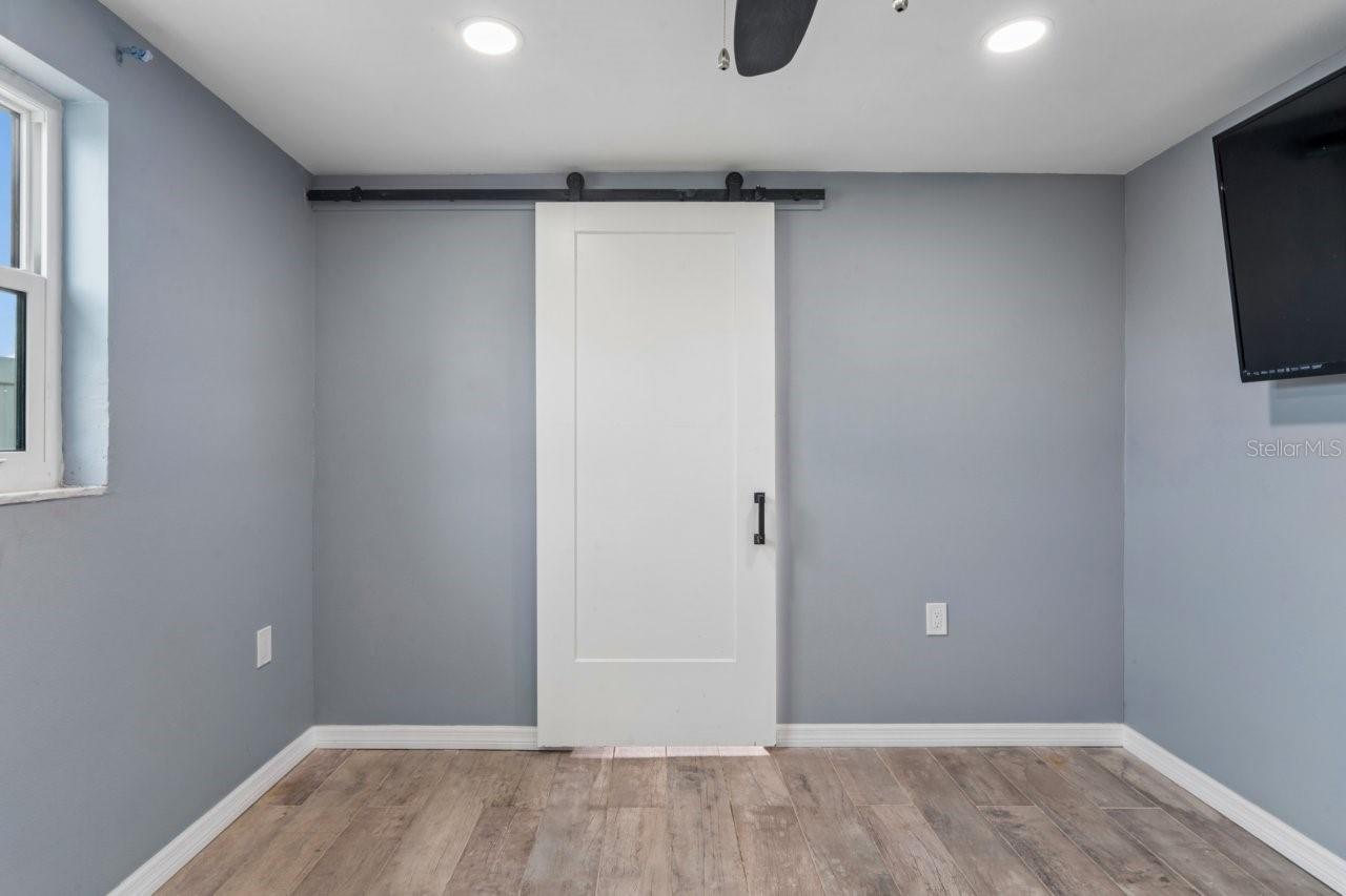 13701 LESLIE DR — photo 31