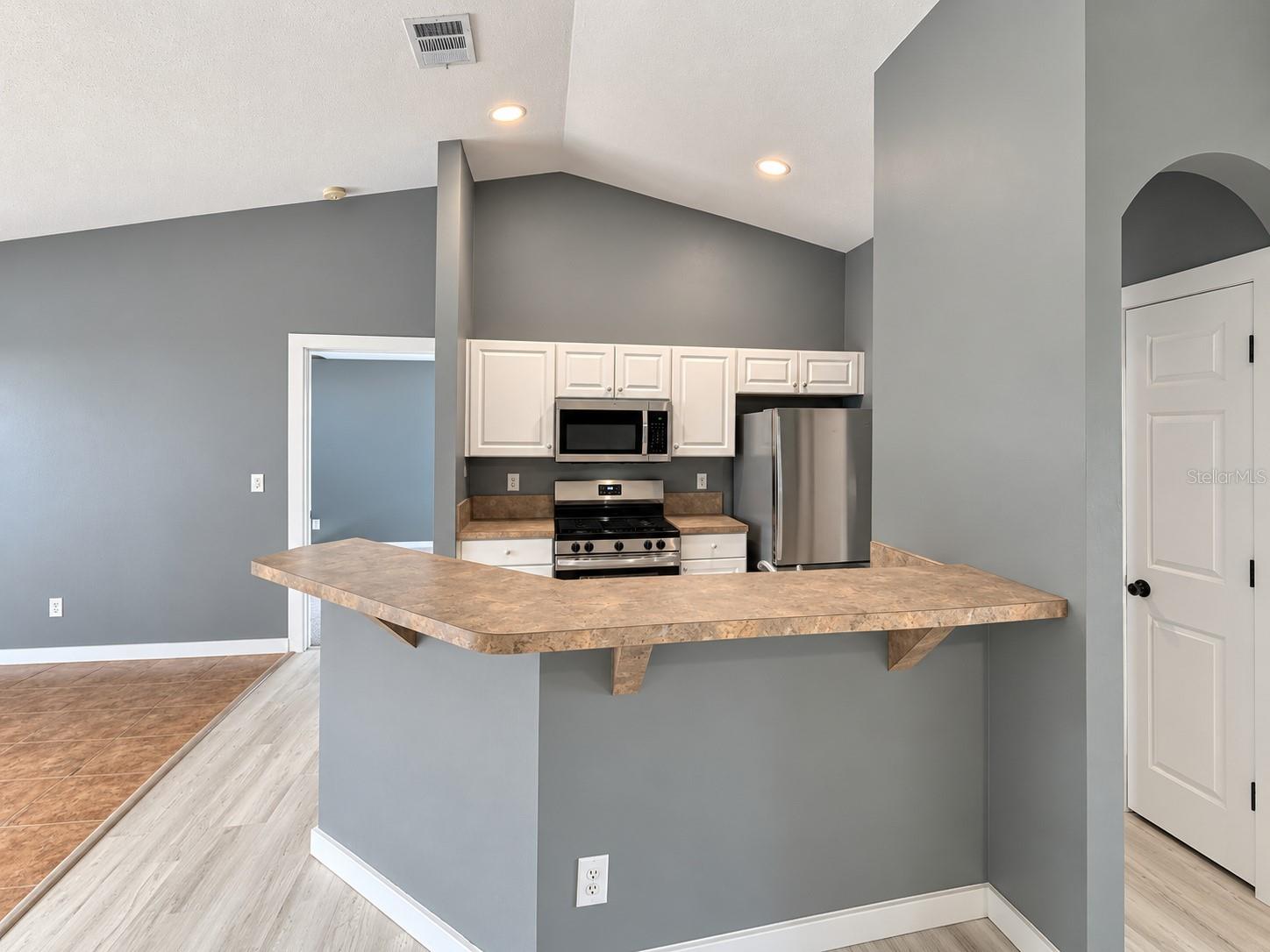 8439 GLOVER AVE — photo 7
