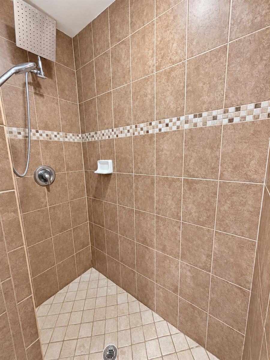8439 GLOVER AVE — photo 12