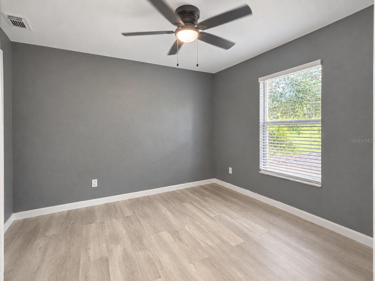 8439 GLOVER AVE — photo 15