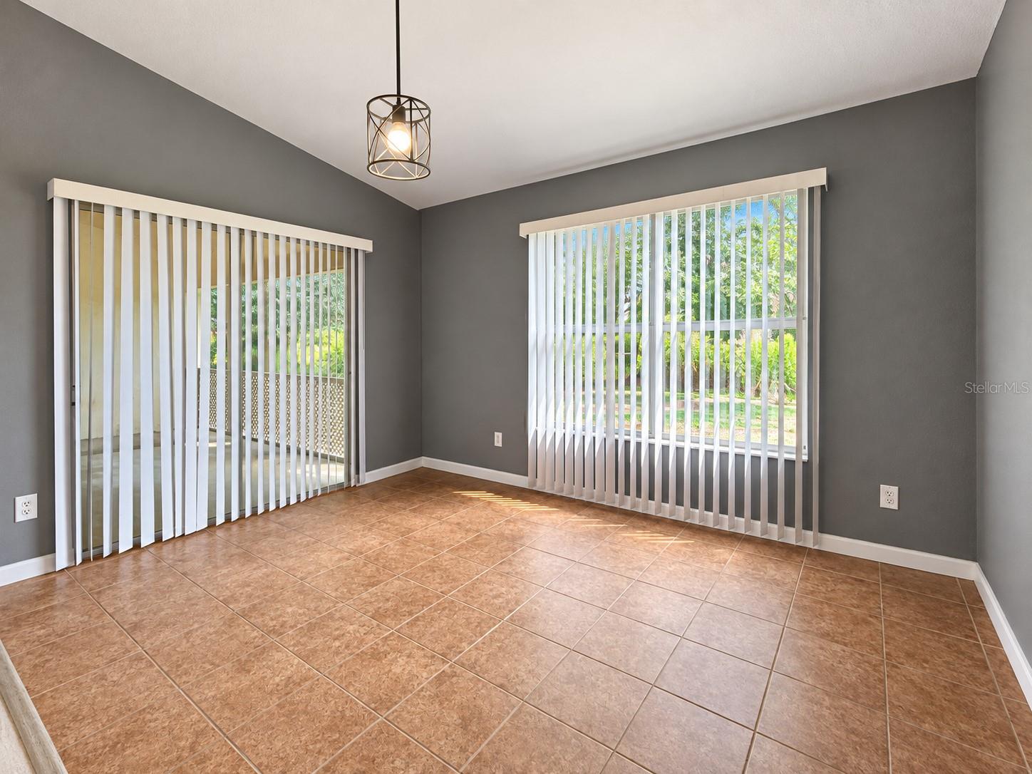 8439 GLOVER AVE — photo 6