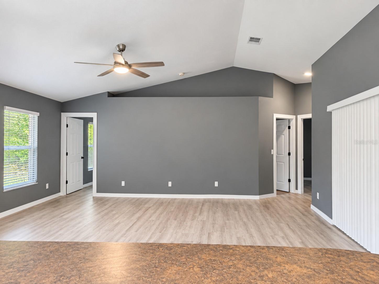 8439 GLOVER AVE — photo 3