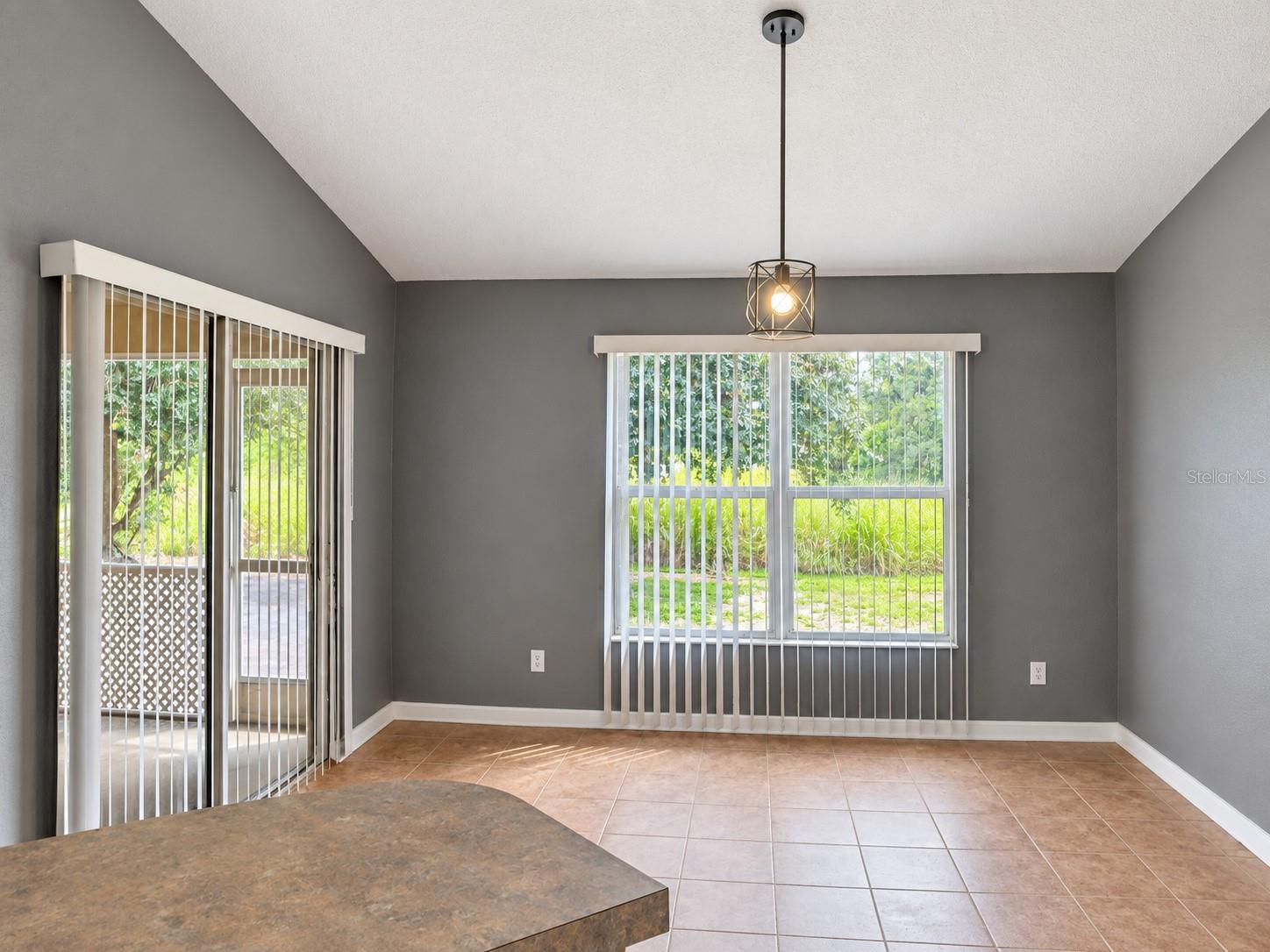 8439 GLOVER AVE — photo 4