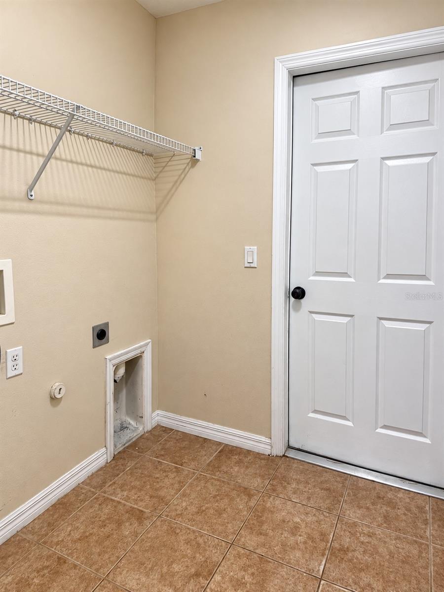 8439 GLOVER AVE — photo 21