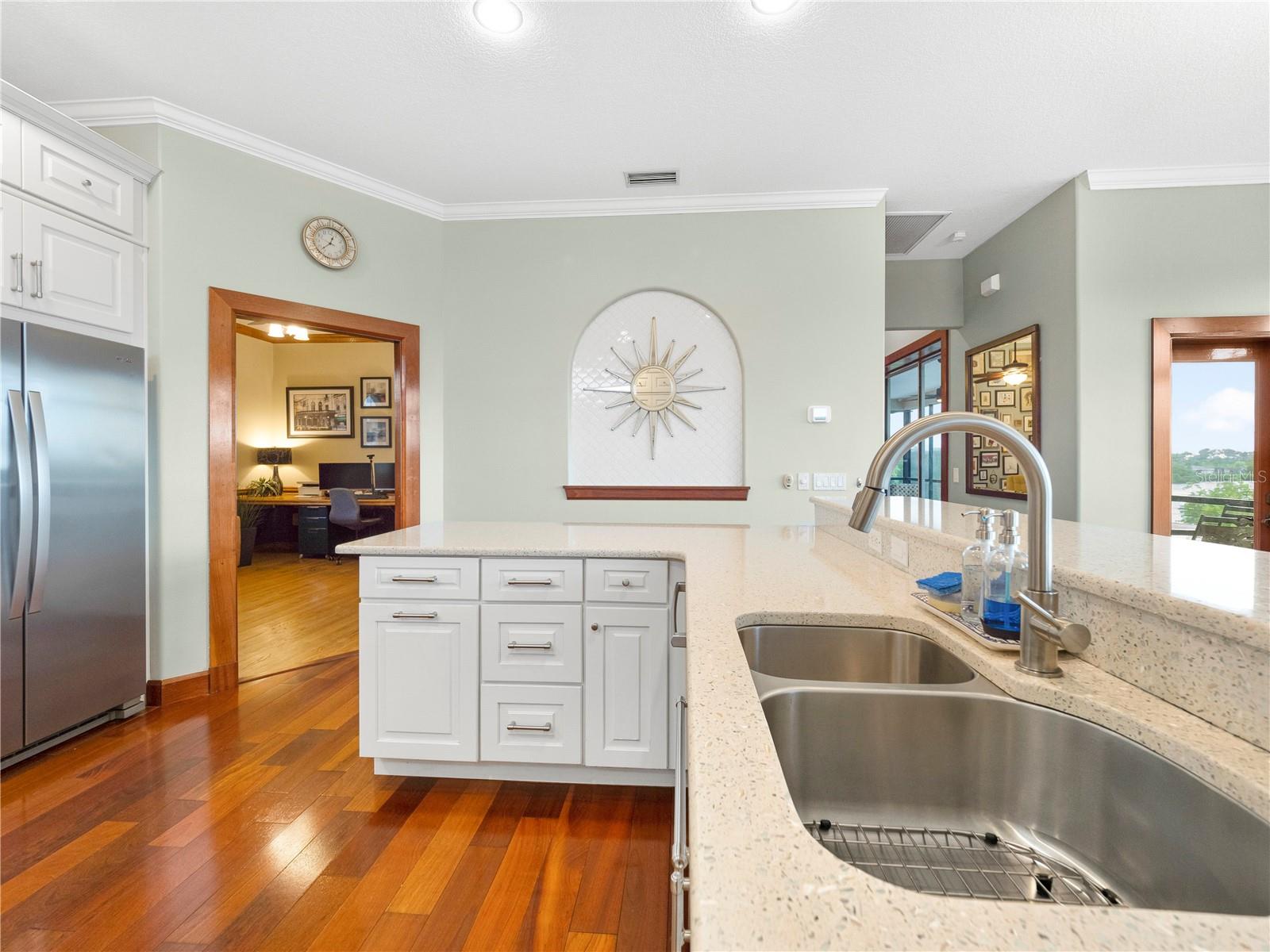 908 BAYSHORE DR — photo 12