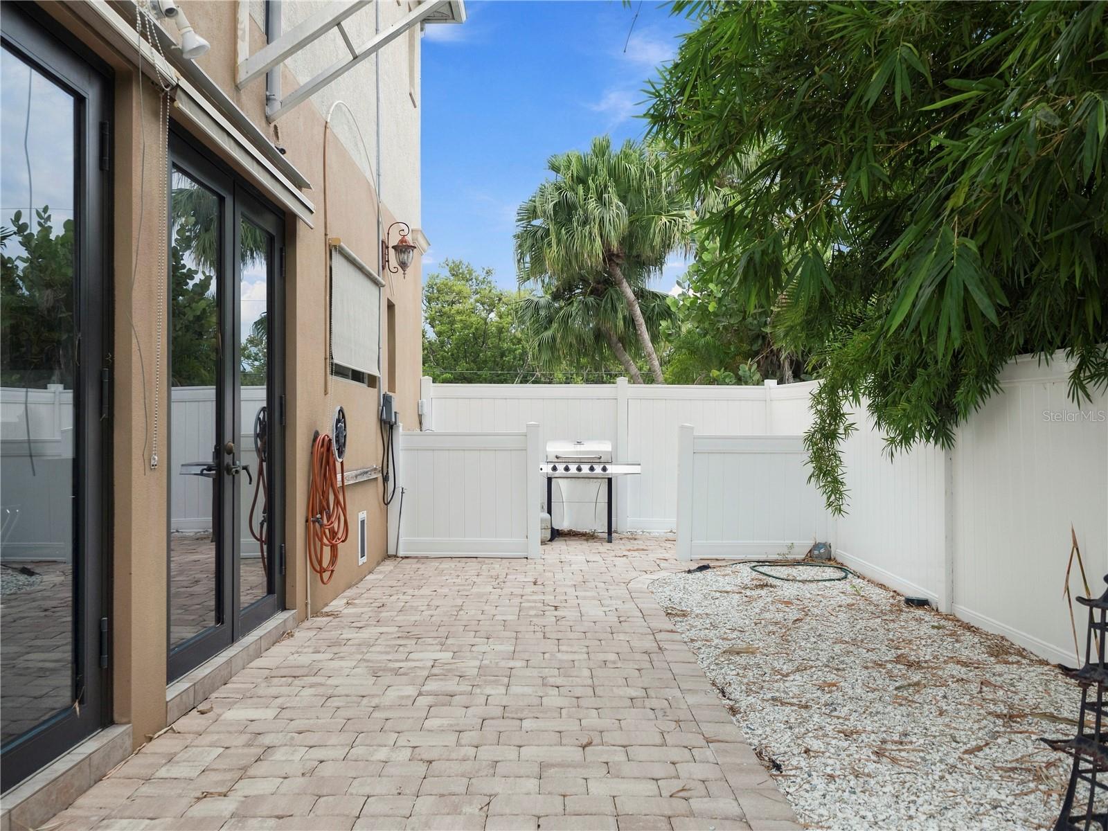 908 BAYSHORE DR — photo 67