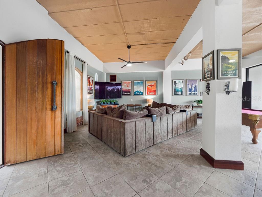 908 BAYSHORE DR — photo 52